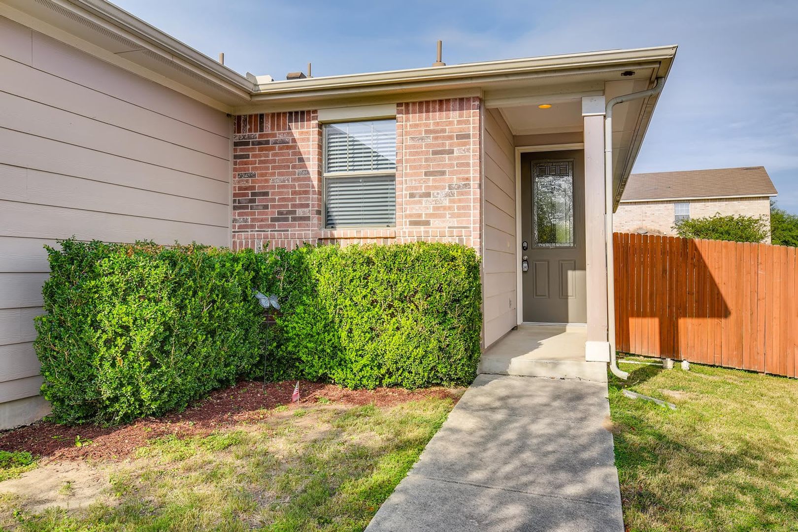 3 BR/ 2 BA 1-Story in Live Oak, TX – photo 3