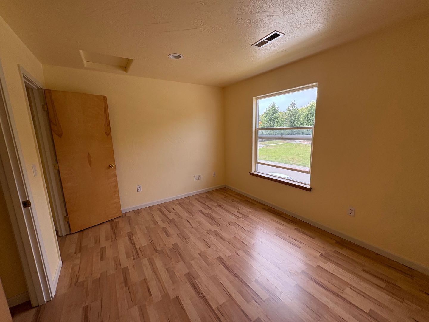 4 Bedroom, 2.5 Bathroom Home in Arcata – photo 5