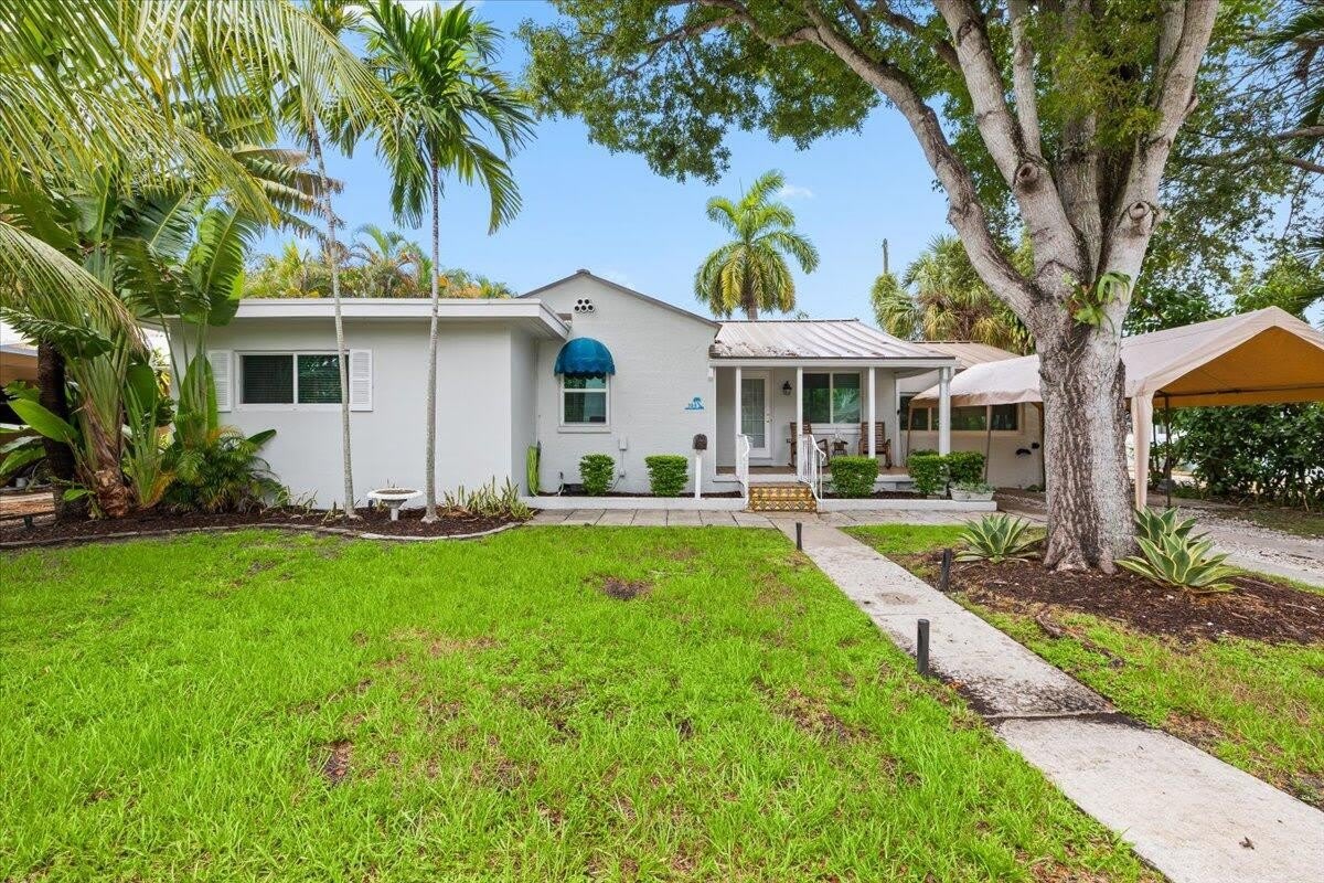 305 NE 14th Avenue – photo 1