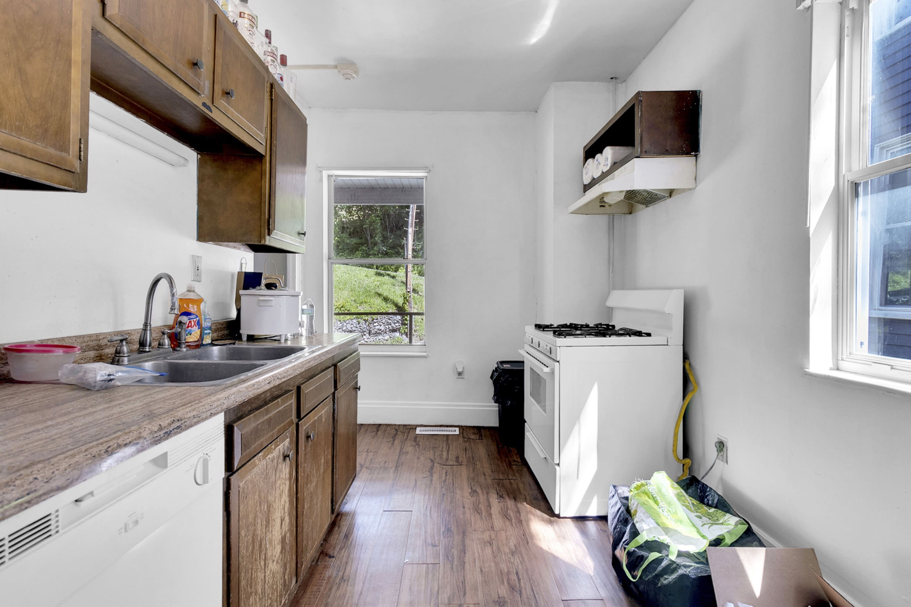 352 Stewart Street – photo 2