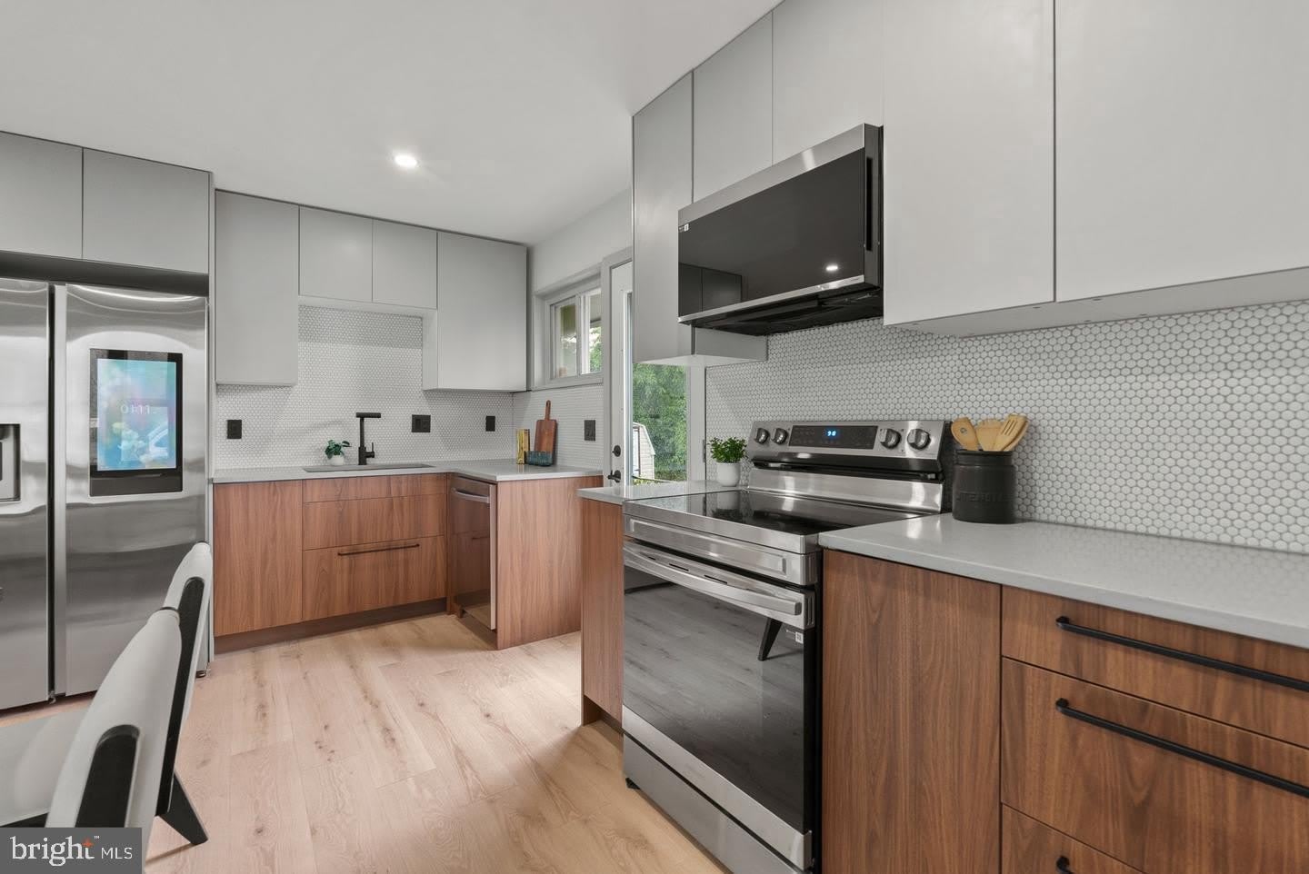 1125 DEVONSHIRE Drive – photo 1