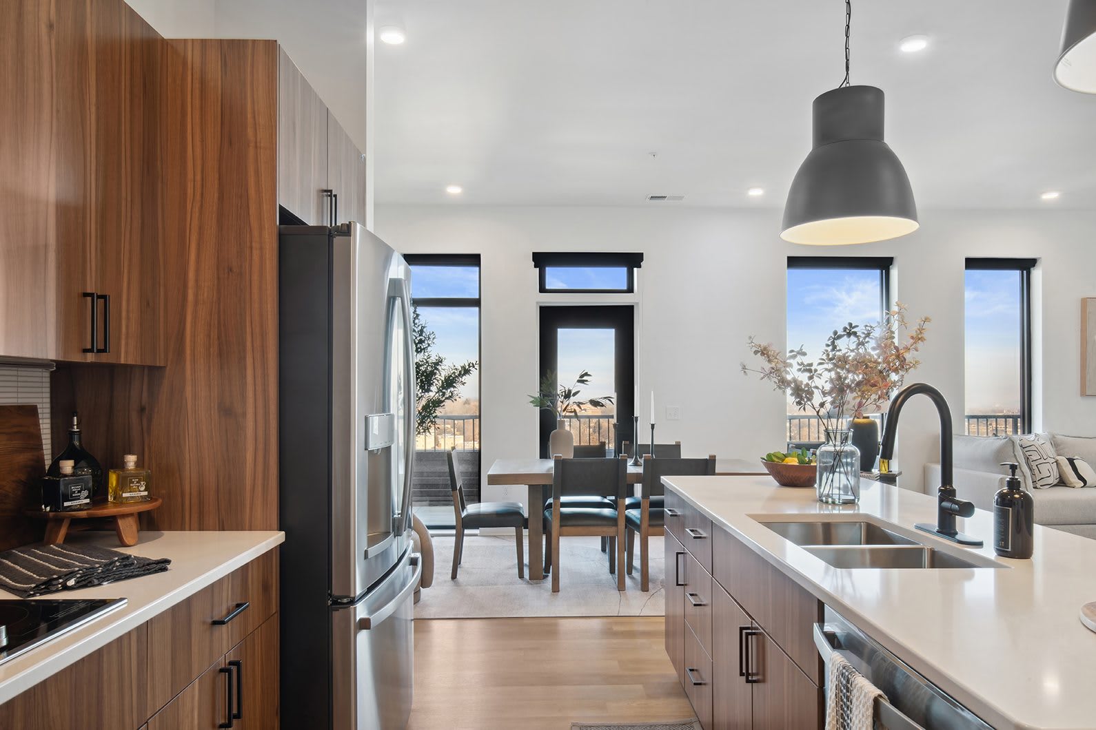 37 West Farnam – photo 4