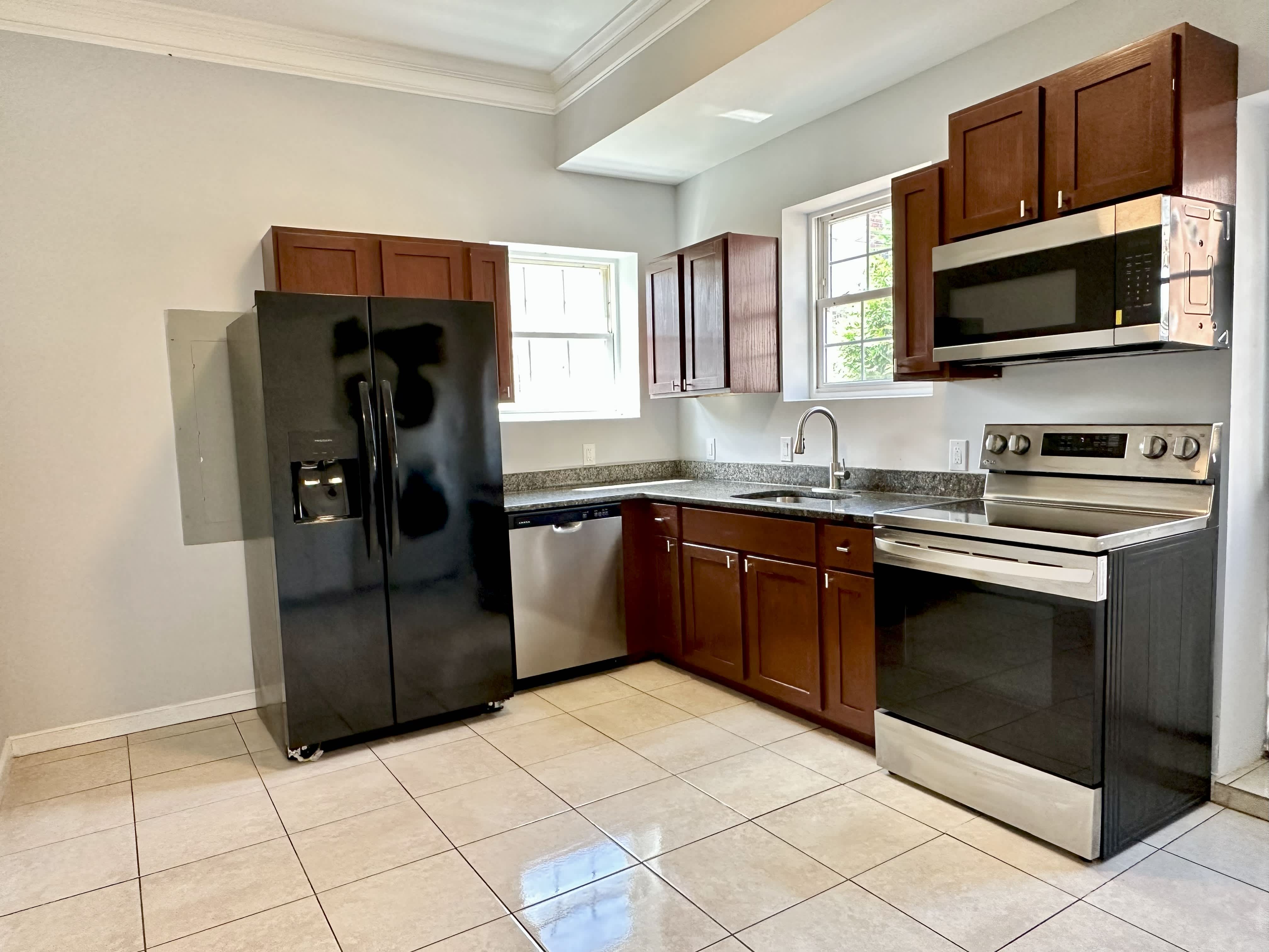 2317 Venable St – photo 5