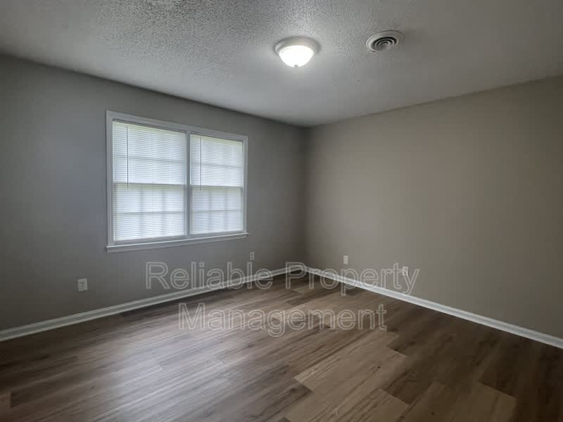 505 E Elizabeth St – photo 4