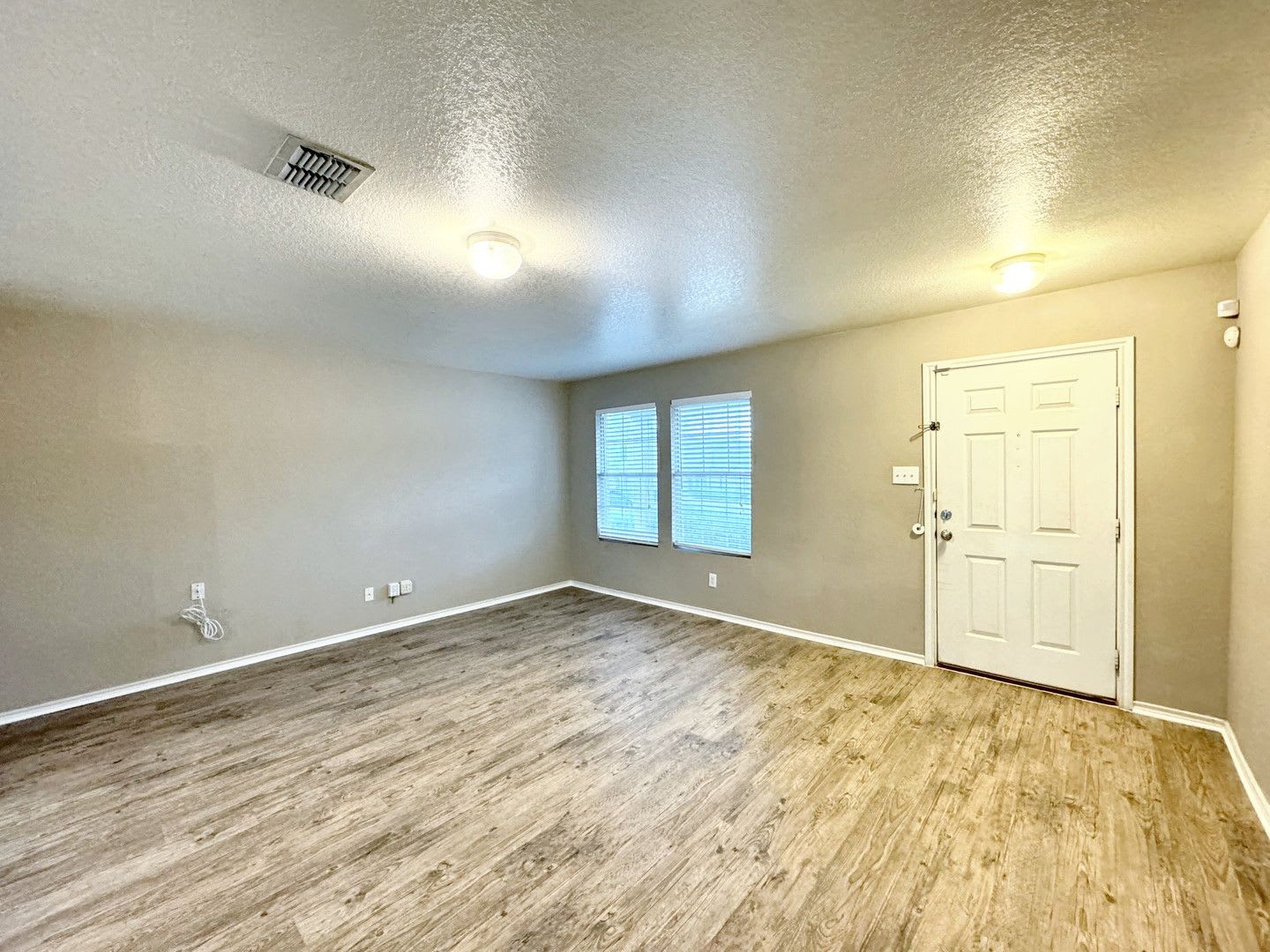 Spacious 3-Bedroom Home in West San Antonio with Convenient Location – photo 4