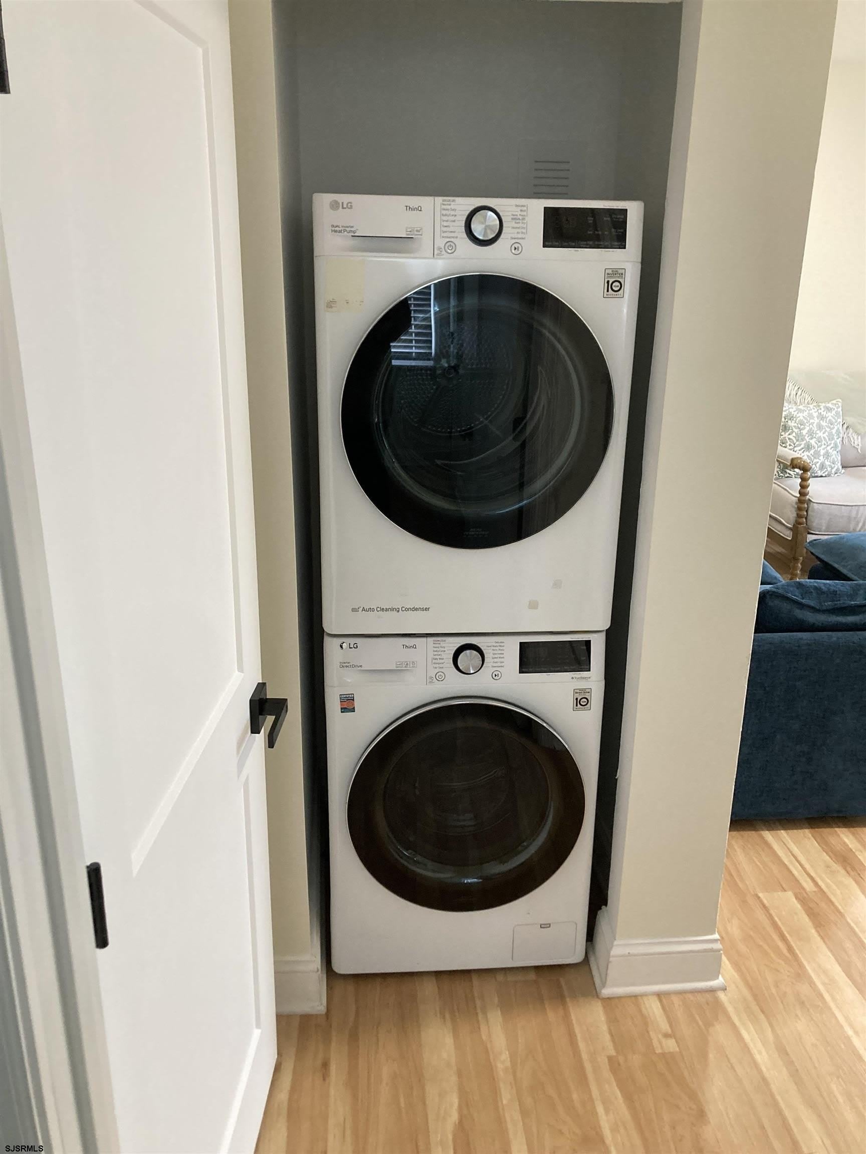 271 S 38 Street – photo 5