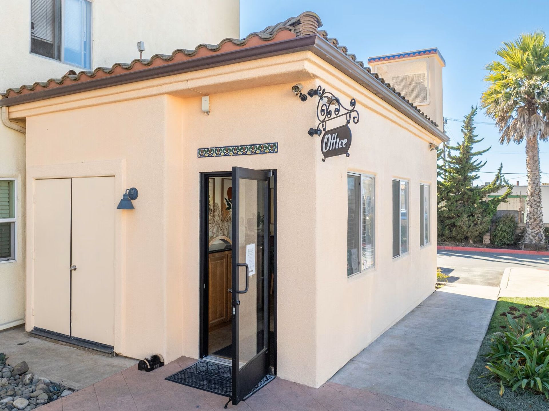 Guadalupe Townhome Available Now – photo 4