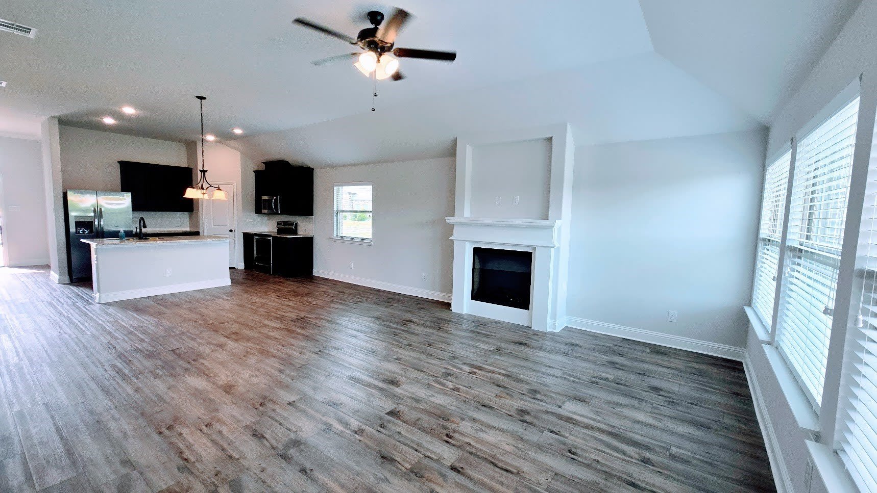 552 Firethorn Drive – photo 5