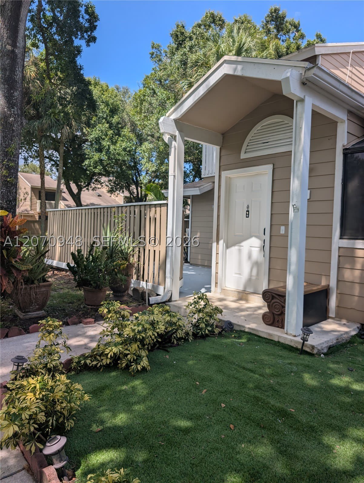 7162 Sportsmans Dr – photo 2