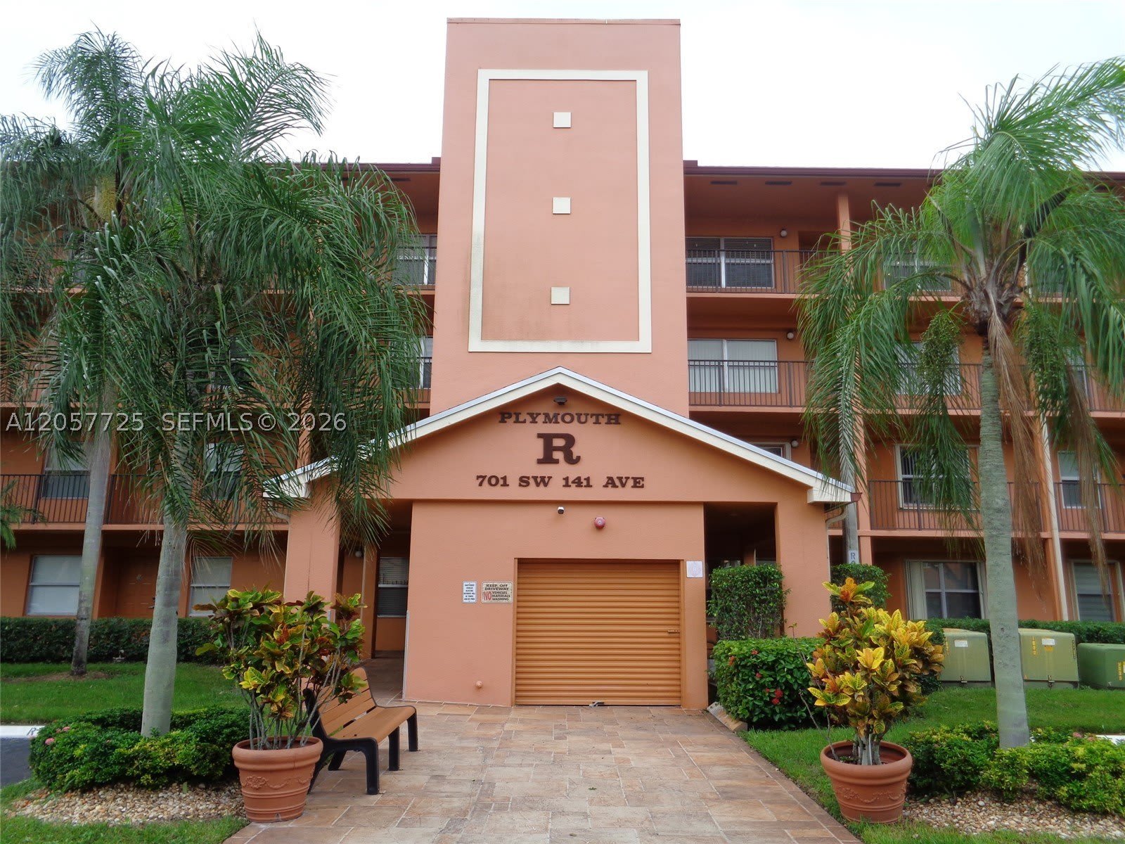 701 SW 141st Ave – photo 1