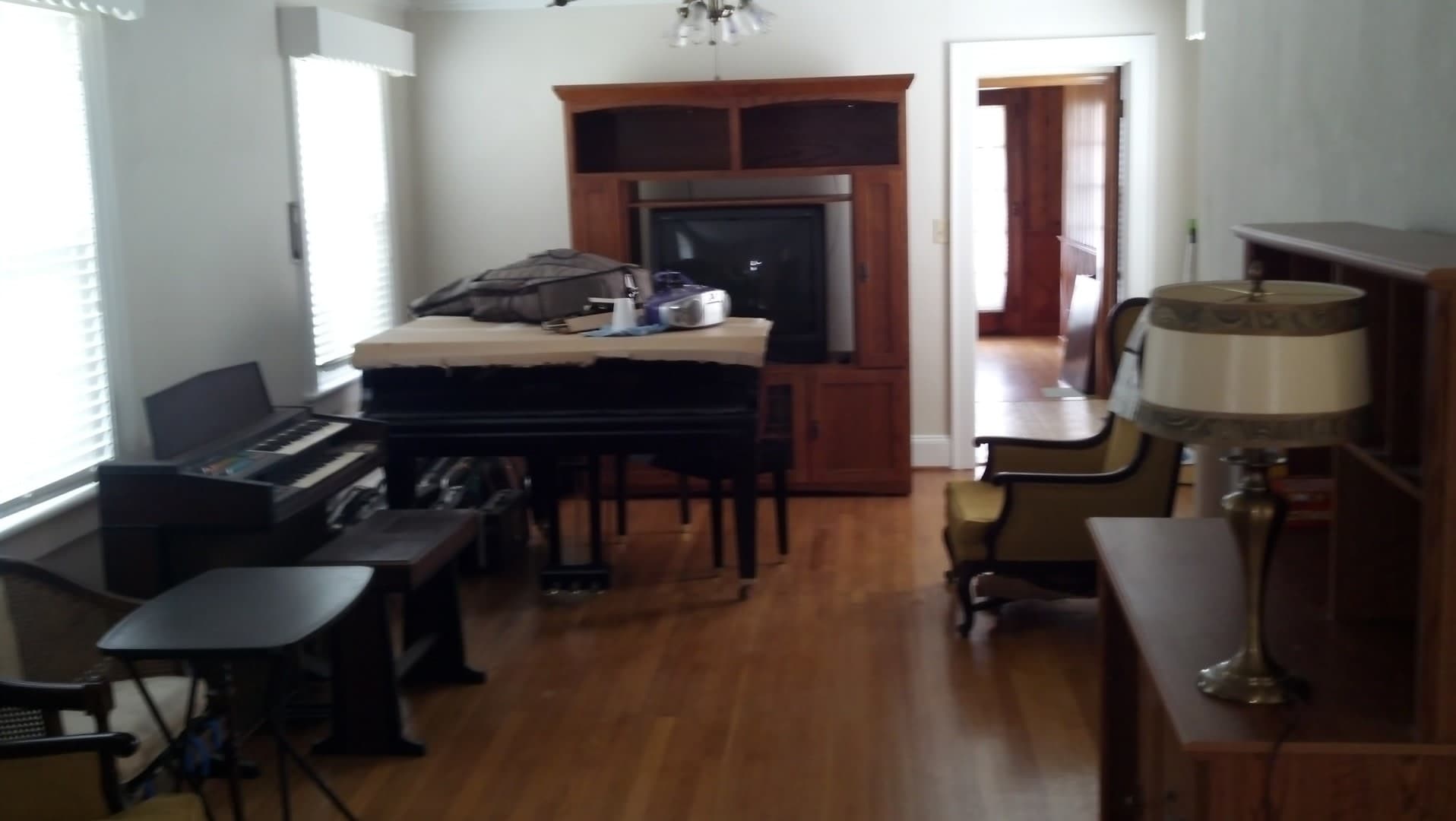 Ranch with a large garage / workshop – photo 5