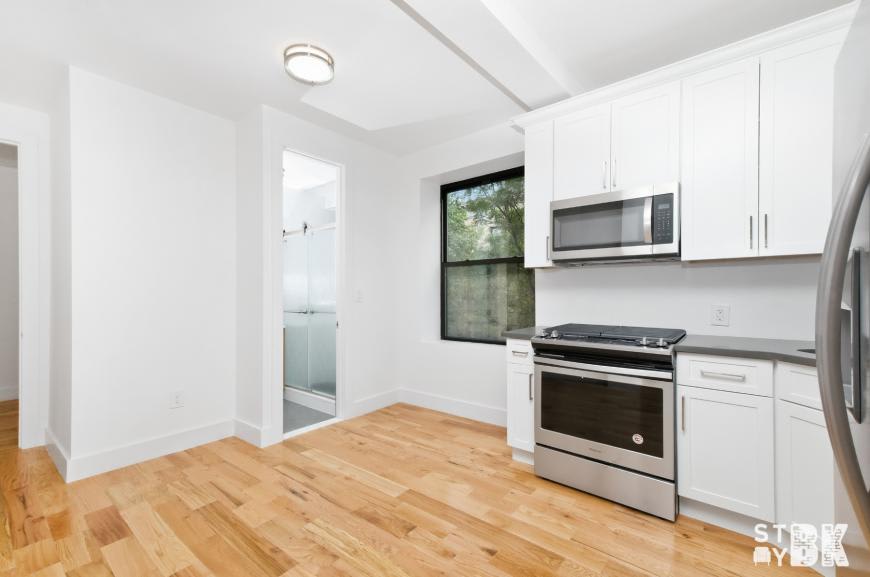 400 Clinton Ave – photo 2