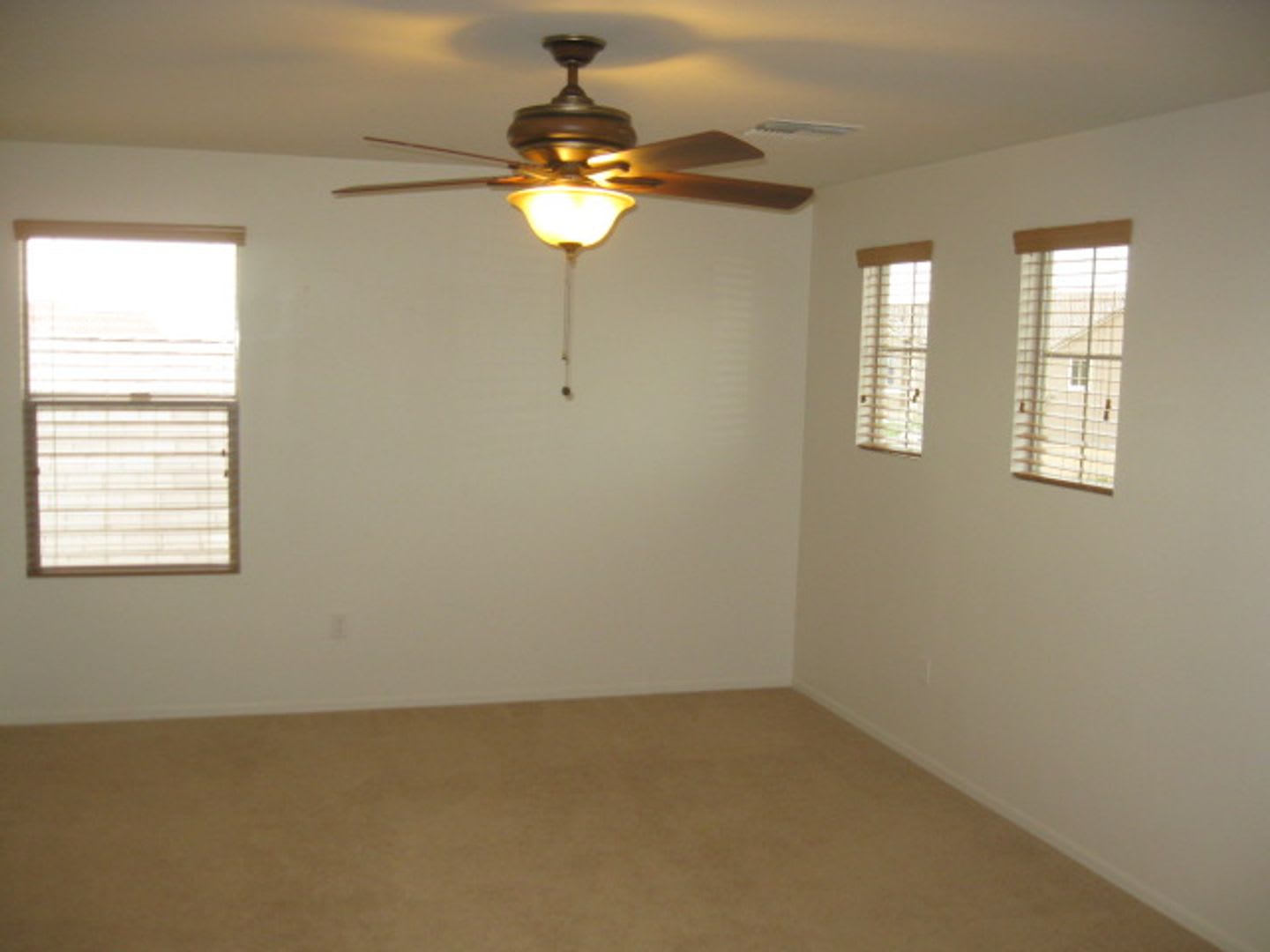 Rancho Sahuarita, 4 Bedroom 3 Bath, Family Room, Granite, Tile Flooring, Flagstone Patio – photo 2