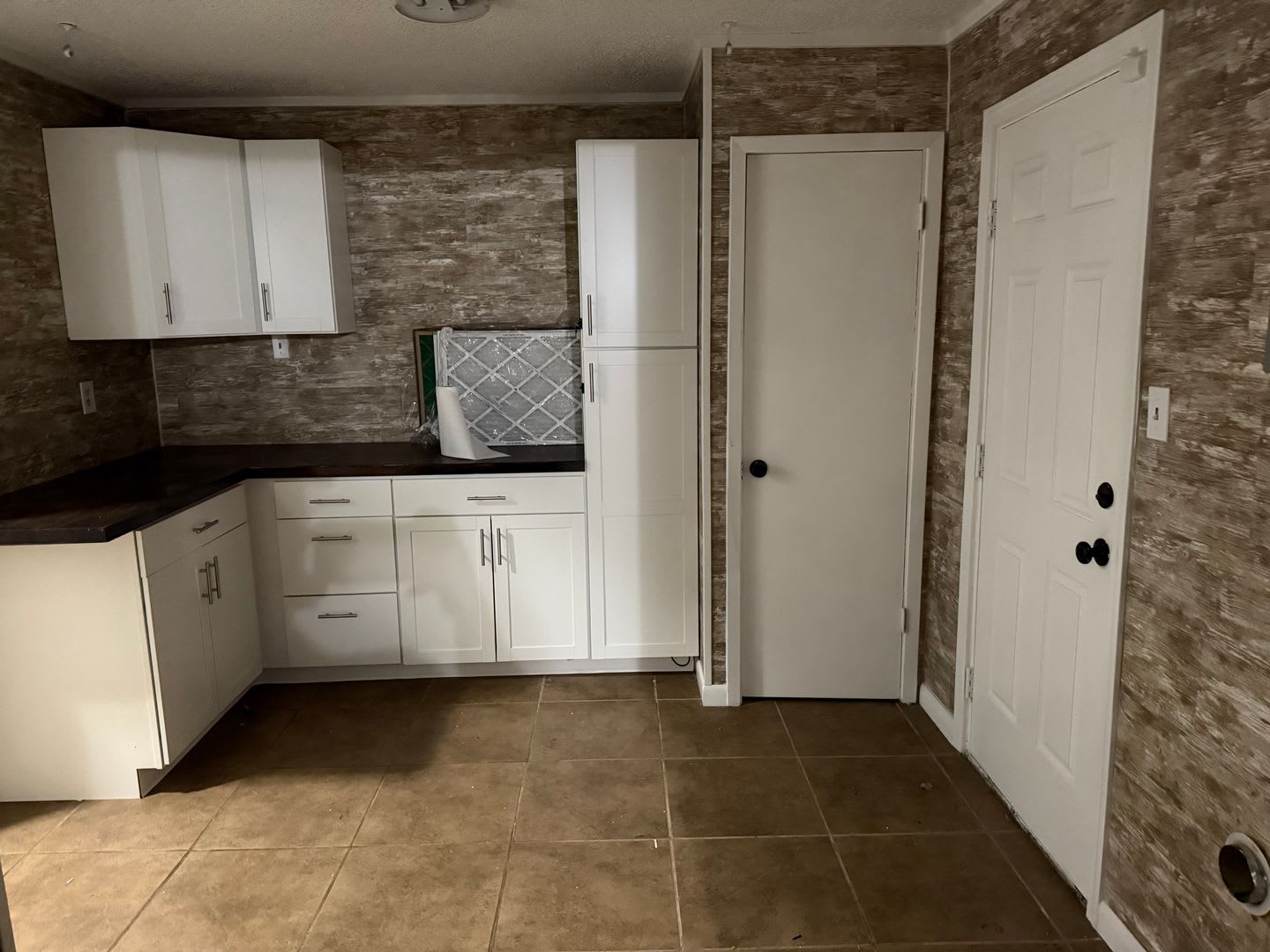 1746 Ernestine – photo 5