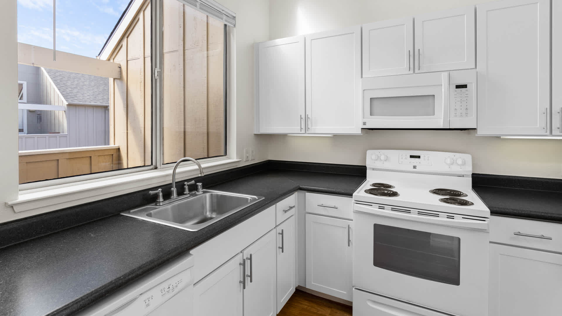 Riva Terra Apartments at Redwood Shores – photo 3