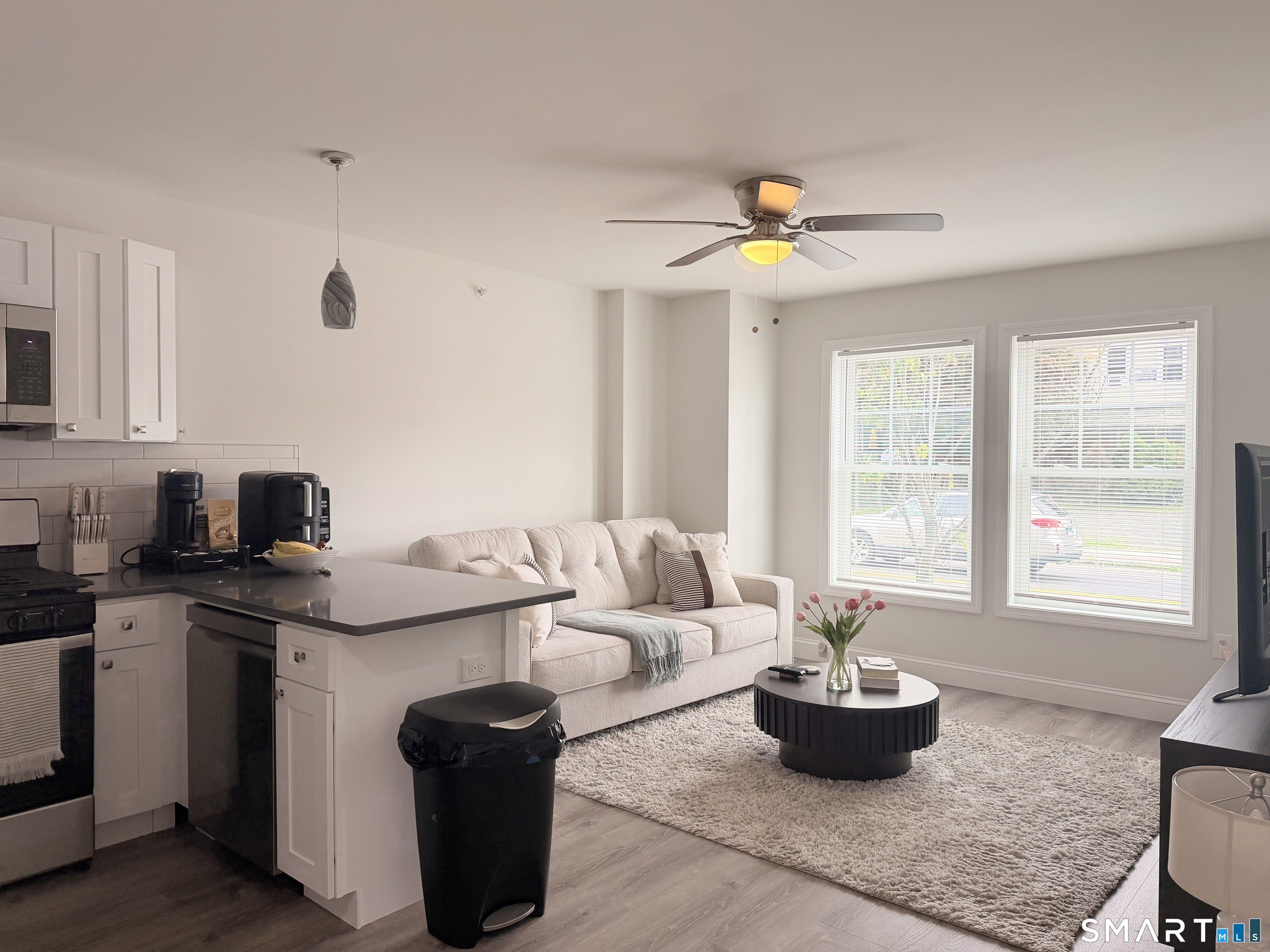 1085 4 Whalley Avenue – photo 4