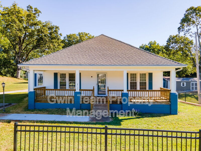 4715 S Lee St – photo 1