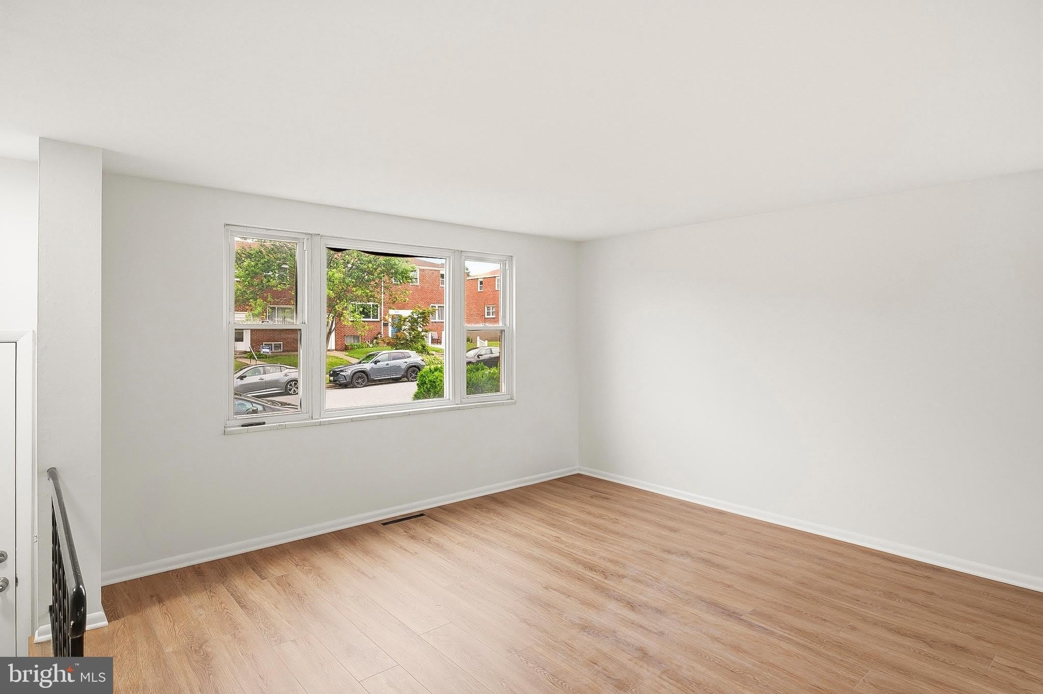 926 REGINA Drive – photo 5