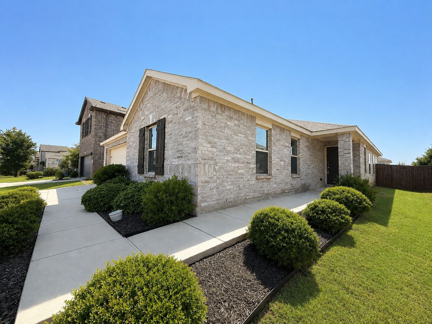 Gorgeous 4 Bedroom Home in the Winn Ridge Community of Aubrey! – photo 2