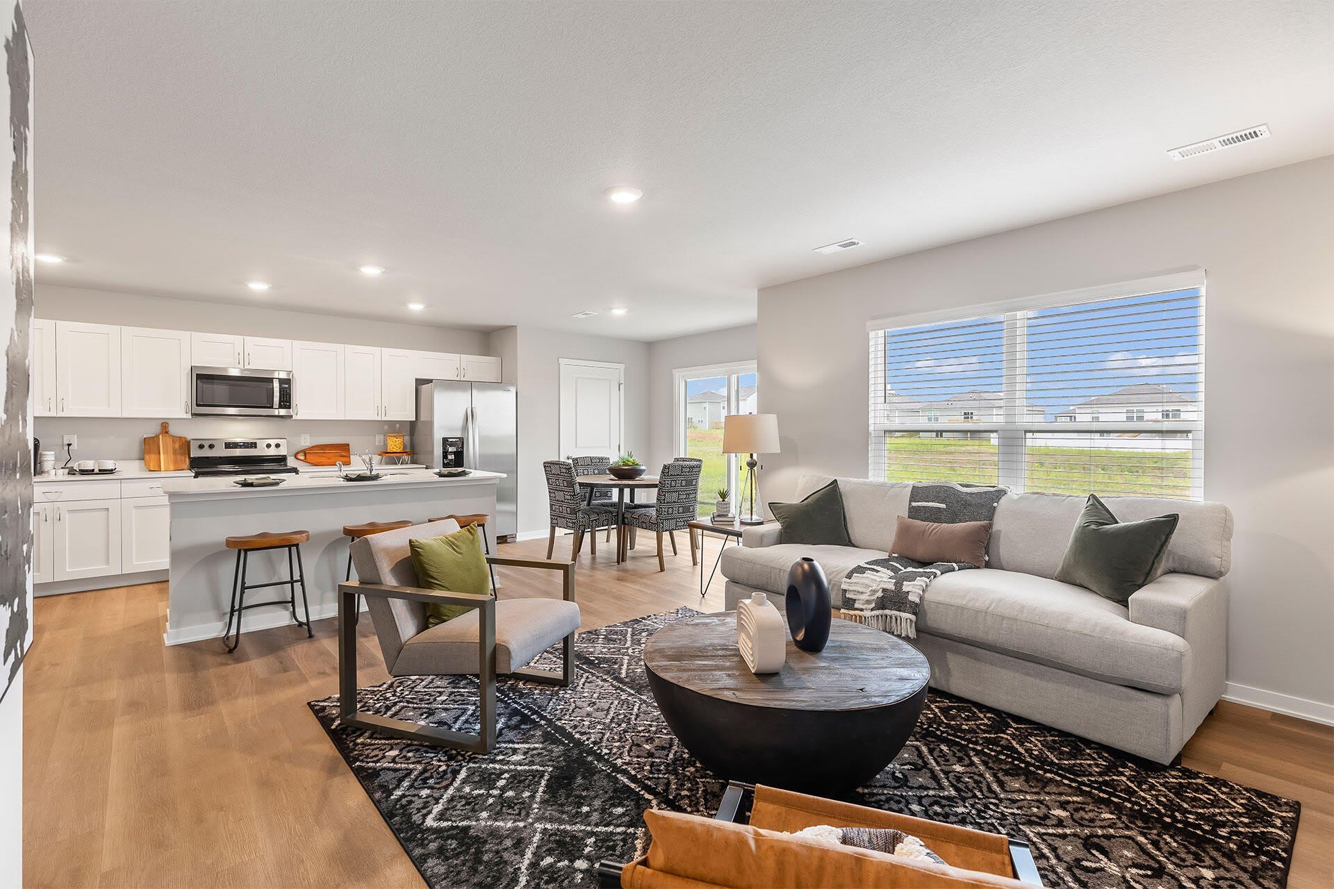 234 W 39th Place – photo 4