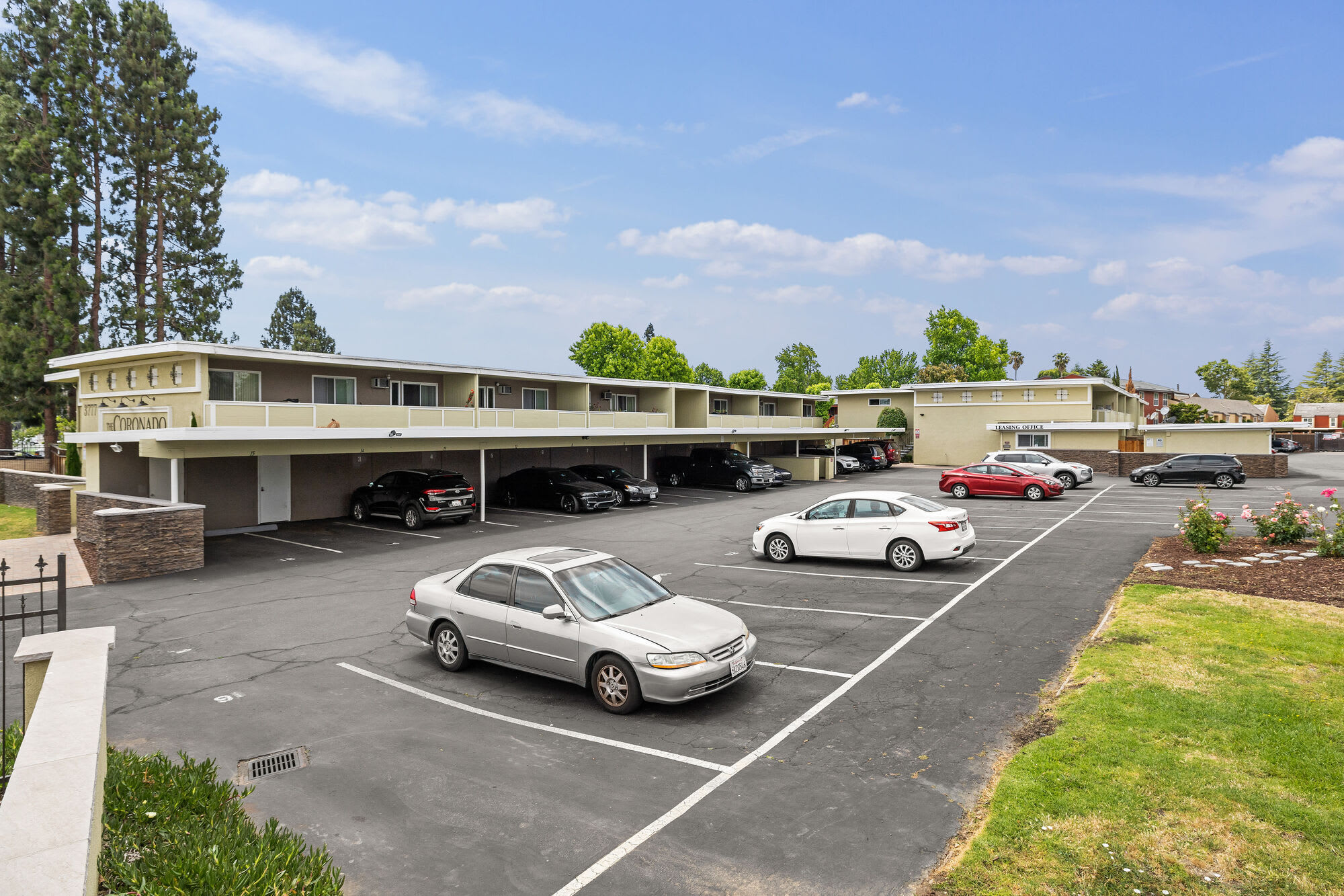 Coronado Apartments – photo 5