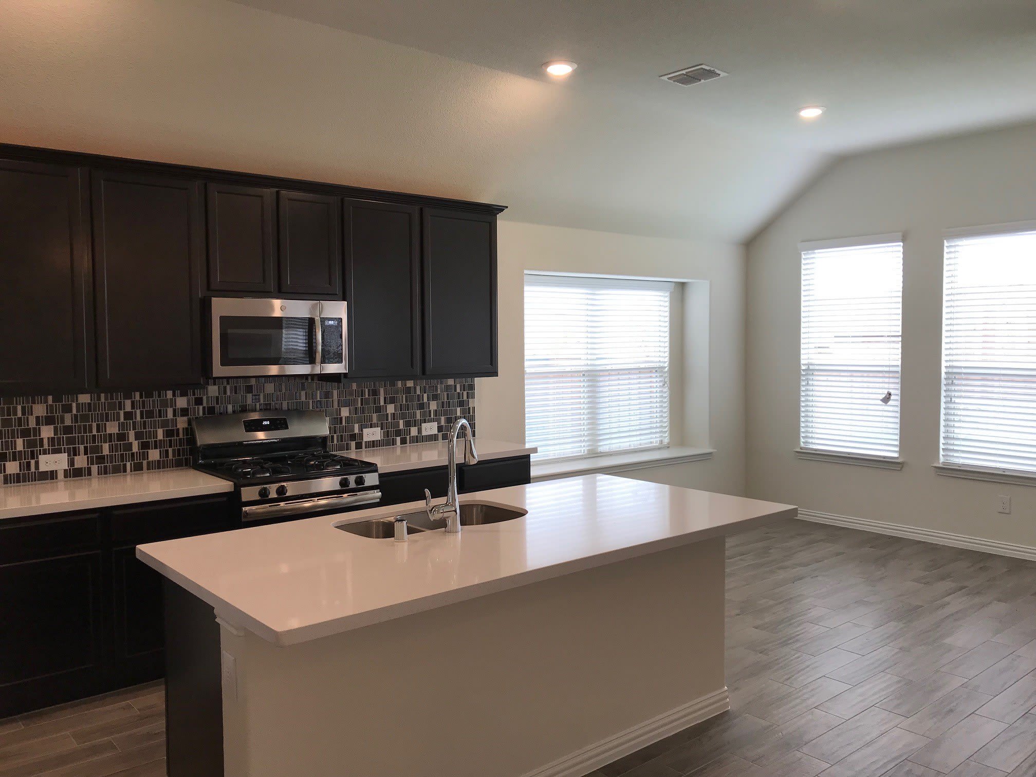 4532 Frost Avenue – photo 5