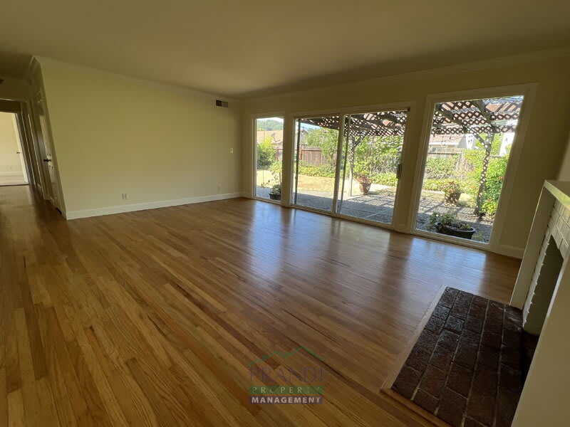 25 El Camino Dr – photo 3