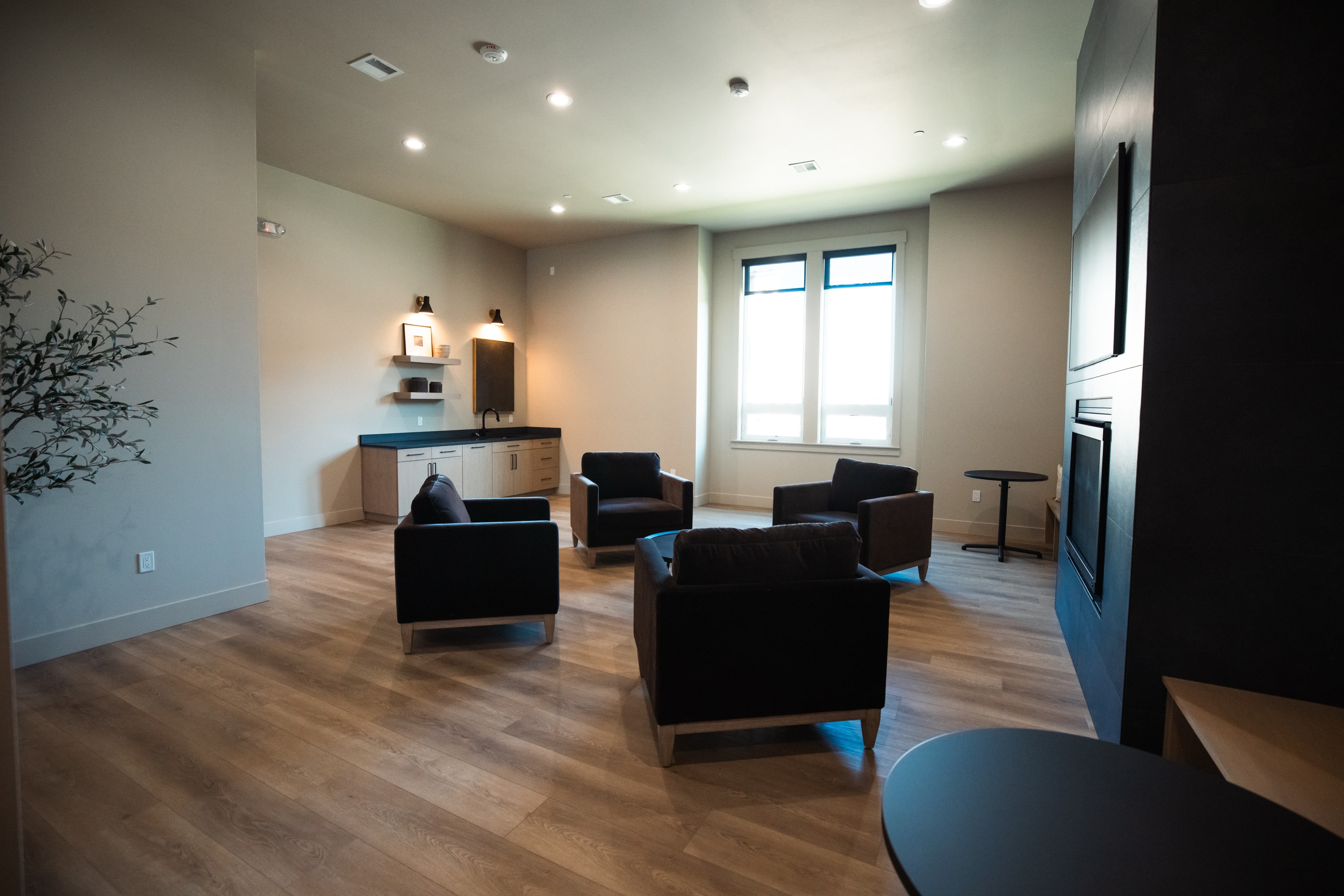 Eastpark Apartment Homes – photo 3