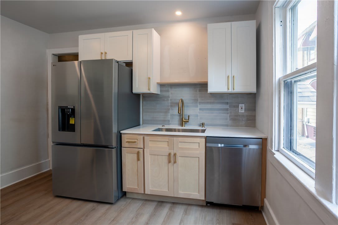 1786 Clifford Avenue – photo 4