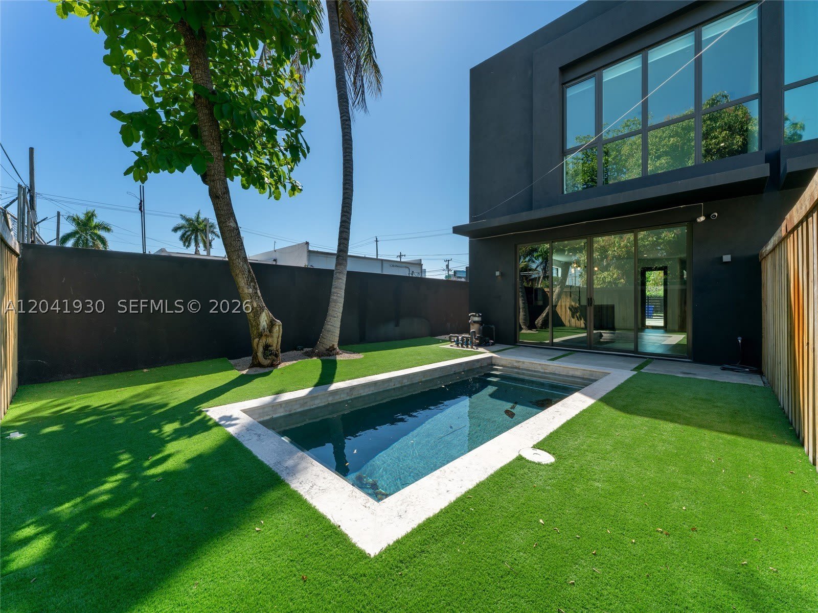 227 NW 39th St – photo 2