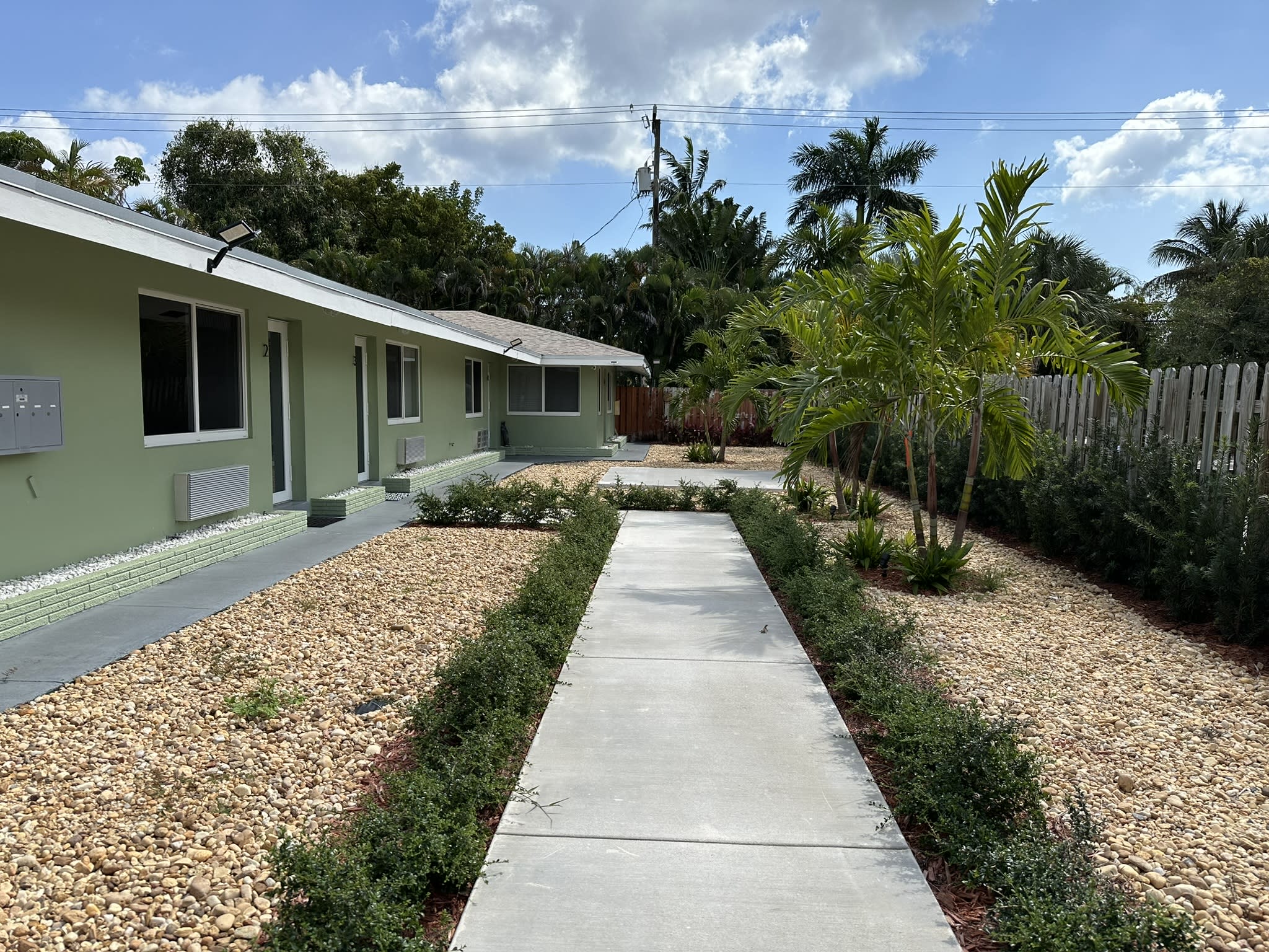 1324 Northeast 16Th Avenue 2 – photo 2