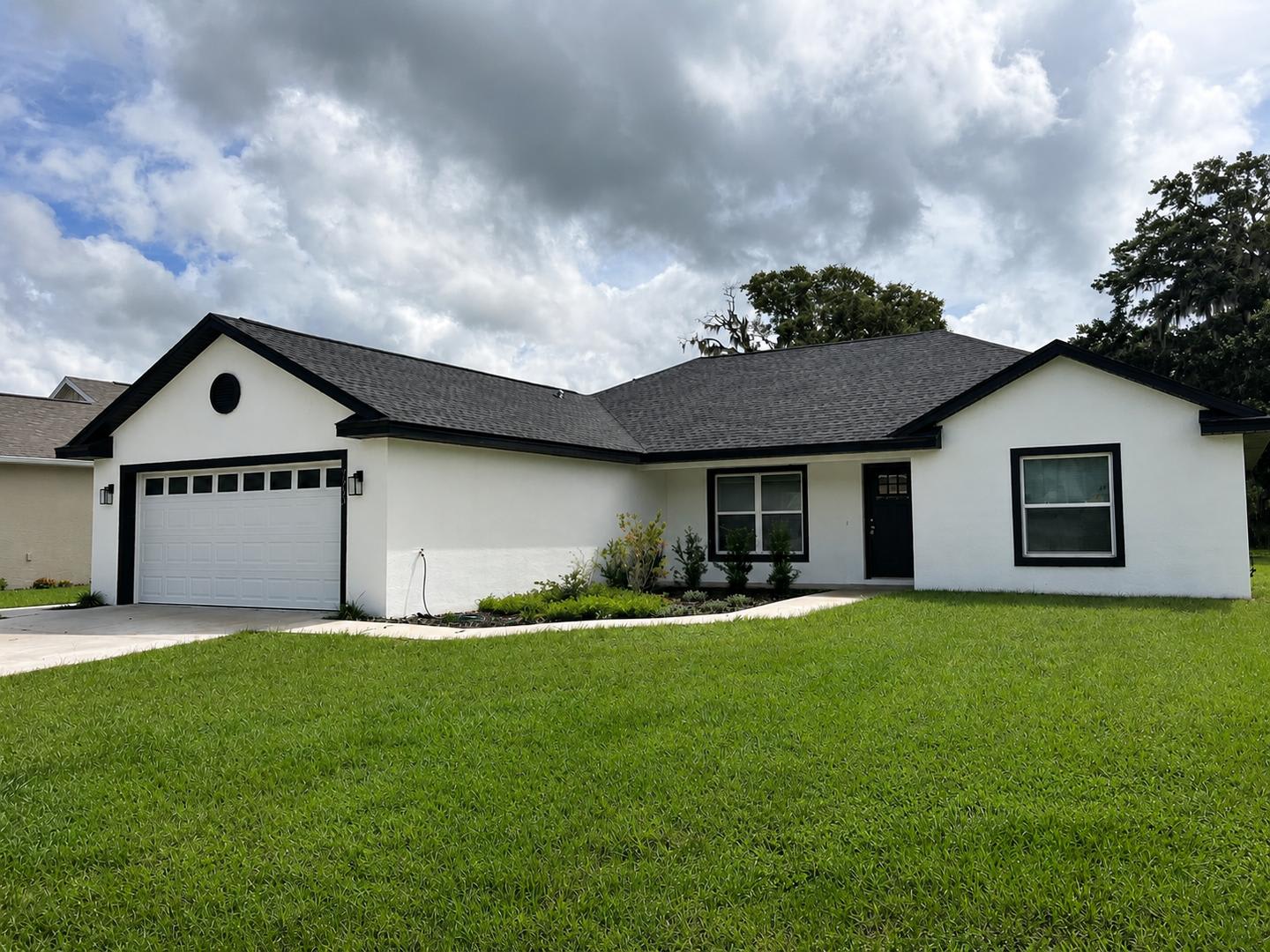 GORGEOUS 3BR/2BA Home w/ 2-Car Garage! – photo 1