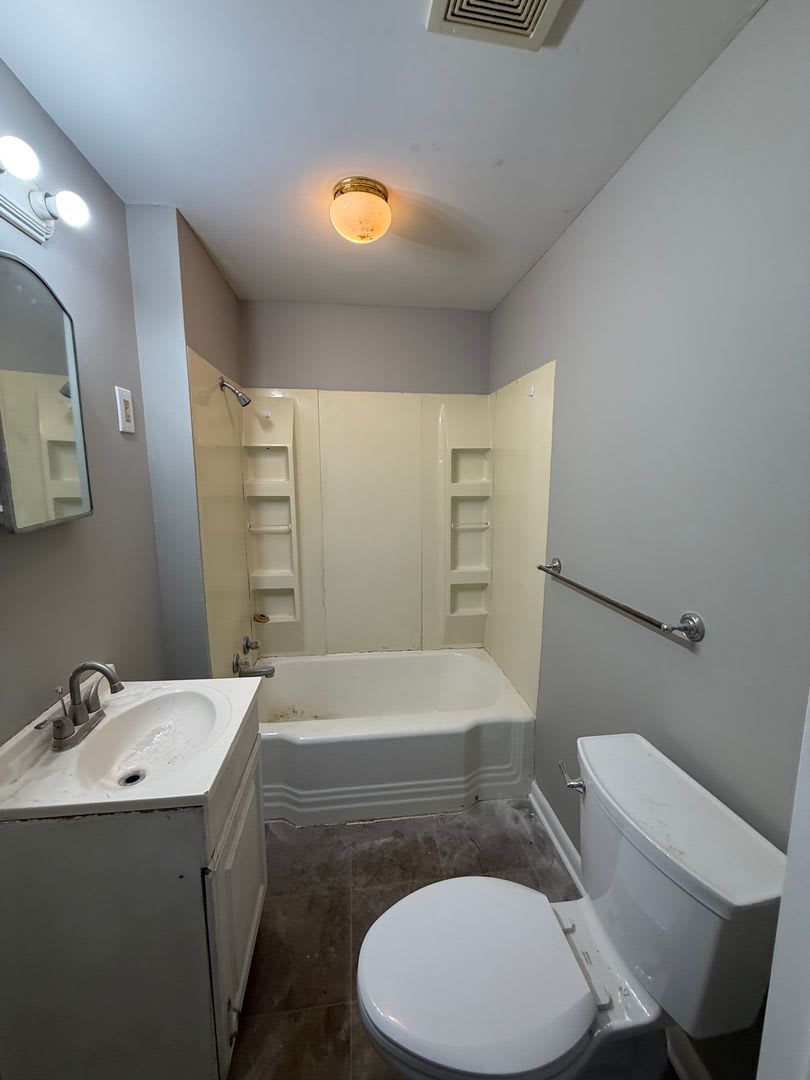 2 Bed/1 Bath House *Water Included* – photo 5