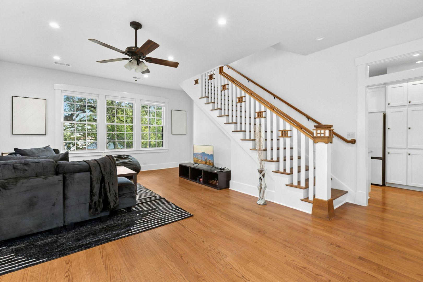 1206 W 22 1/2 St – photo 3
