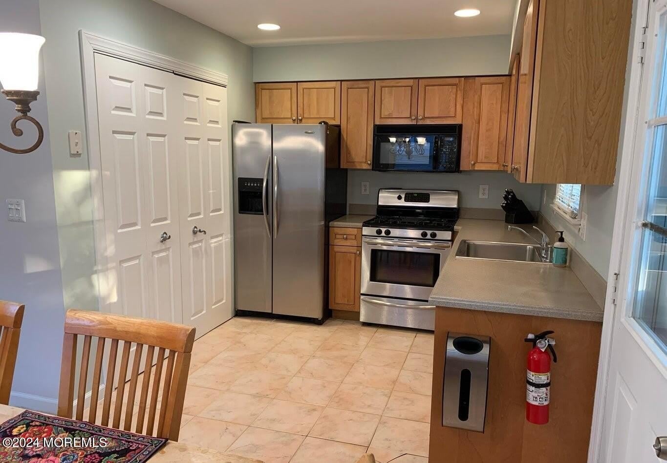508 Asbury Avenue – photo 2