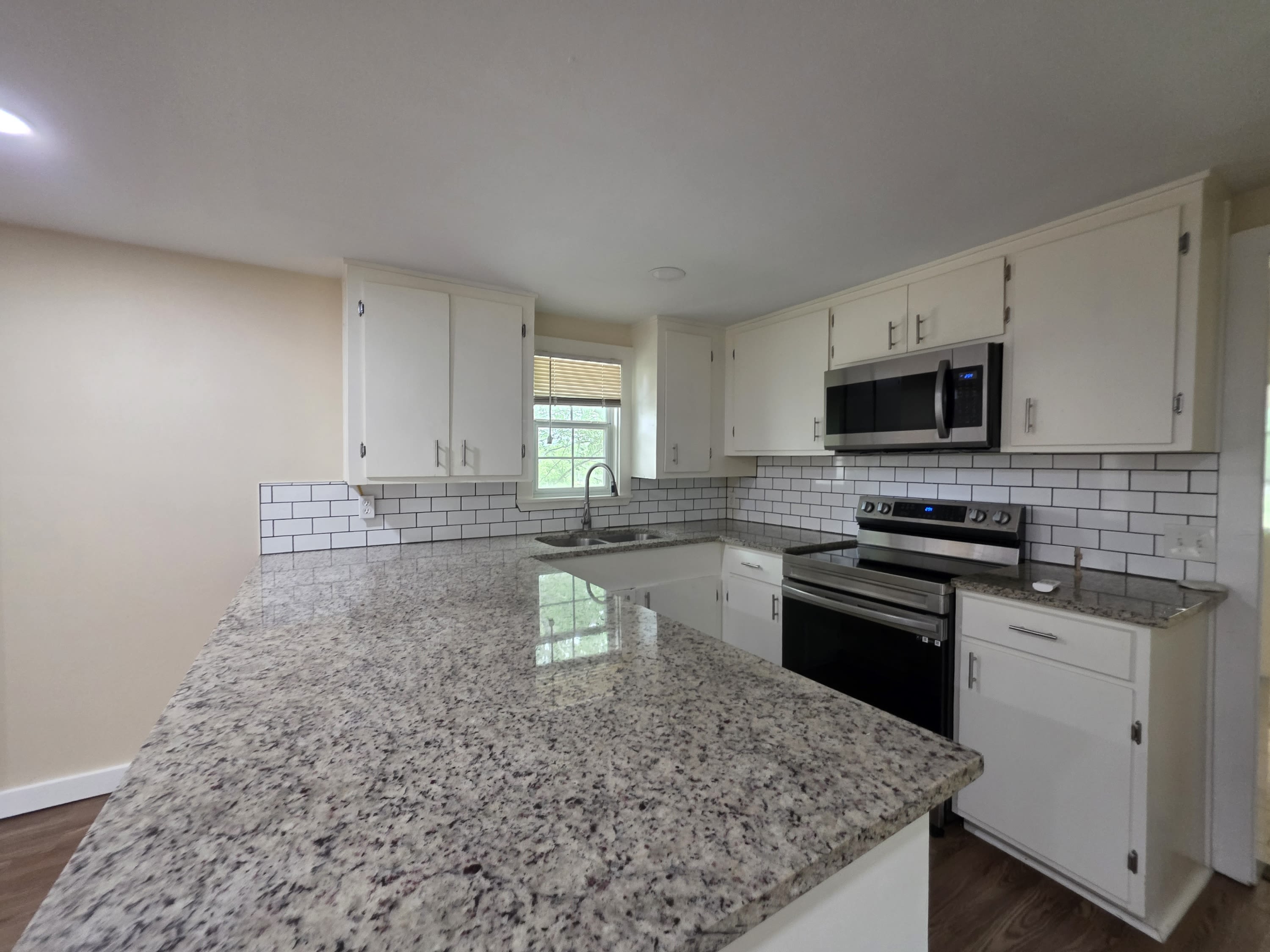1116 East Cameron Avenue – photo 4