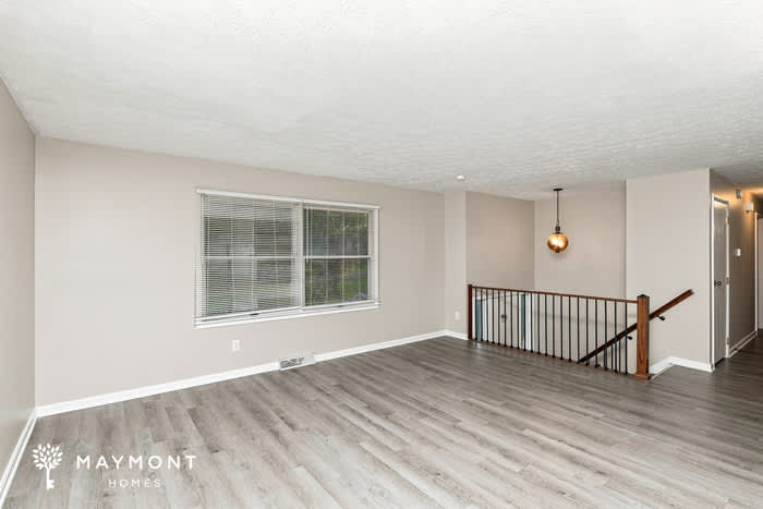 686 Cloverdale Avenue – photo 5