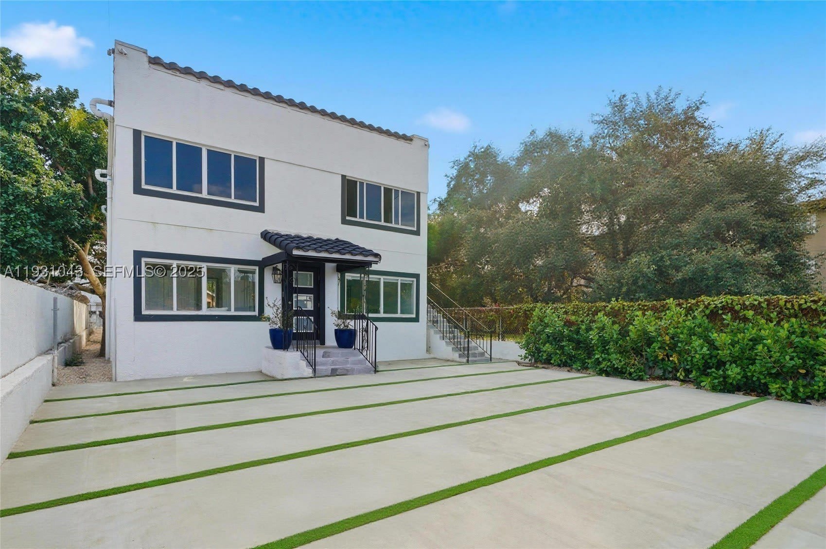1590 Nw 38Th St – photo 2