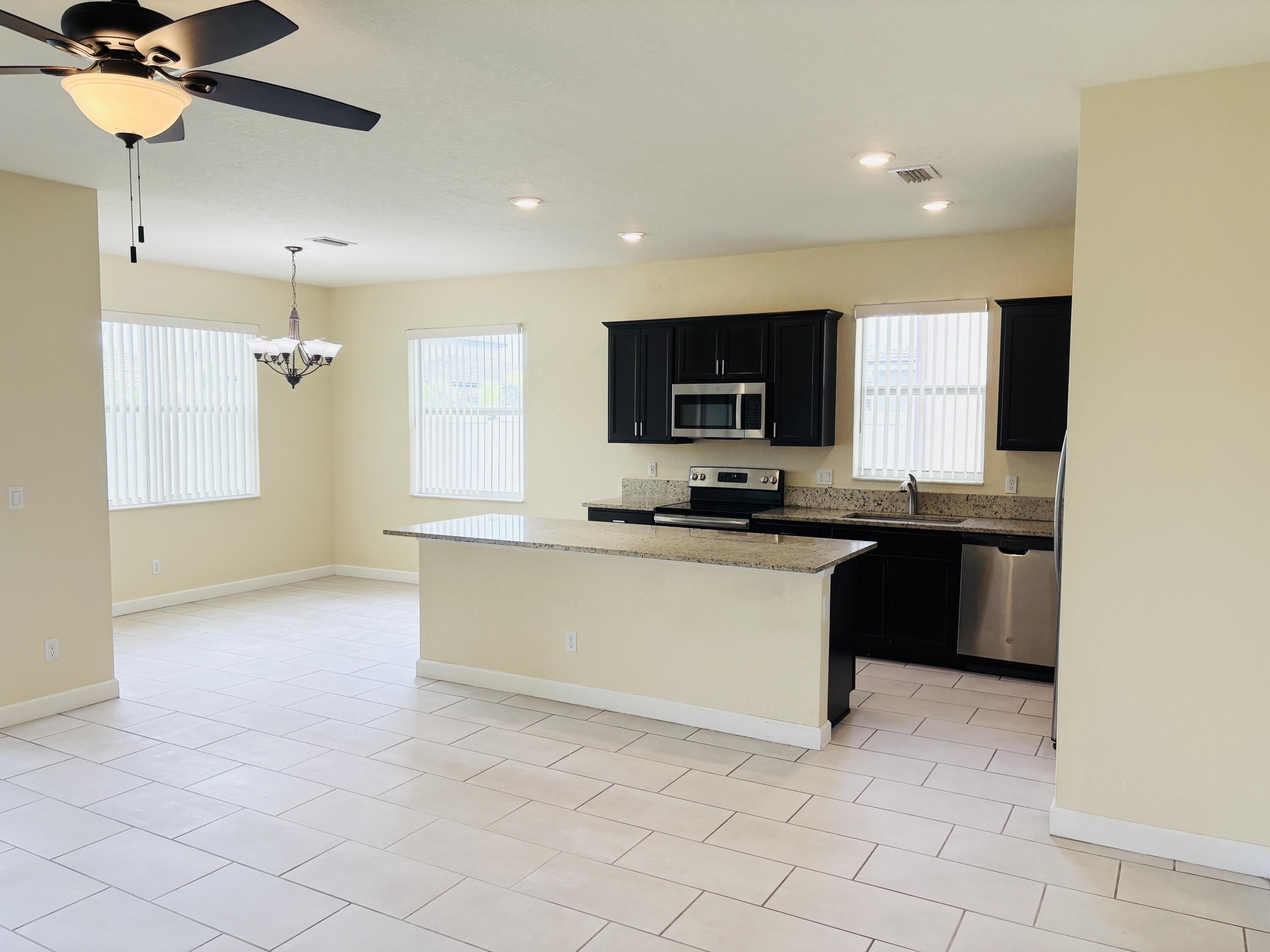 12512 NW STANIS Lane – photo 4
