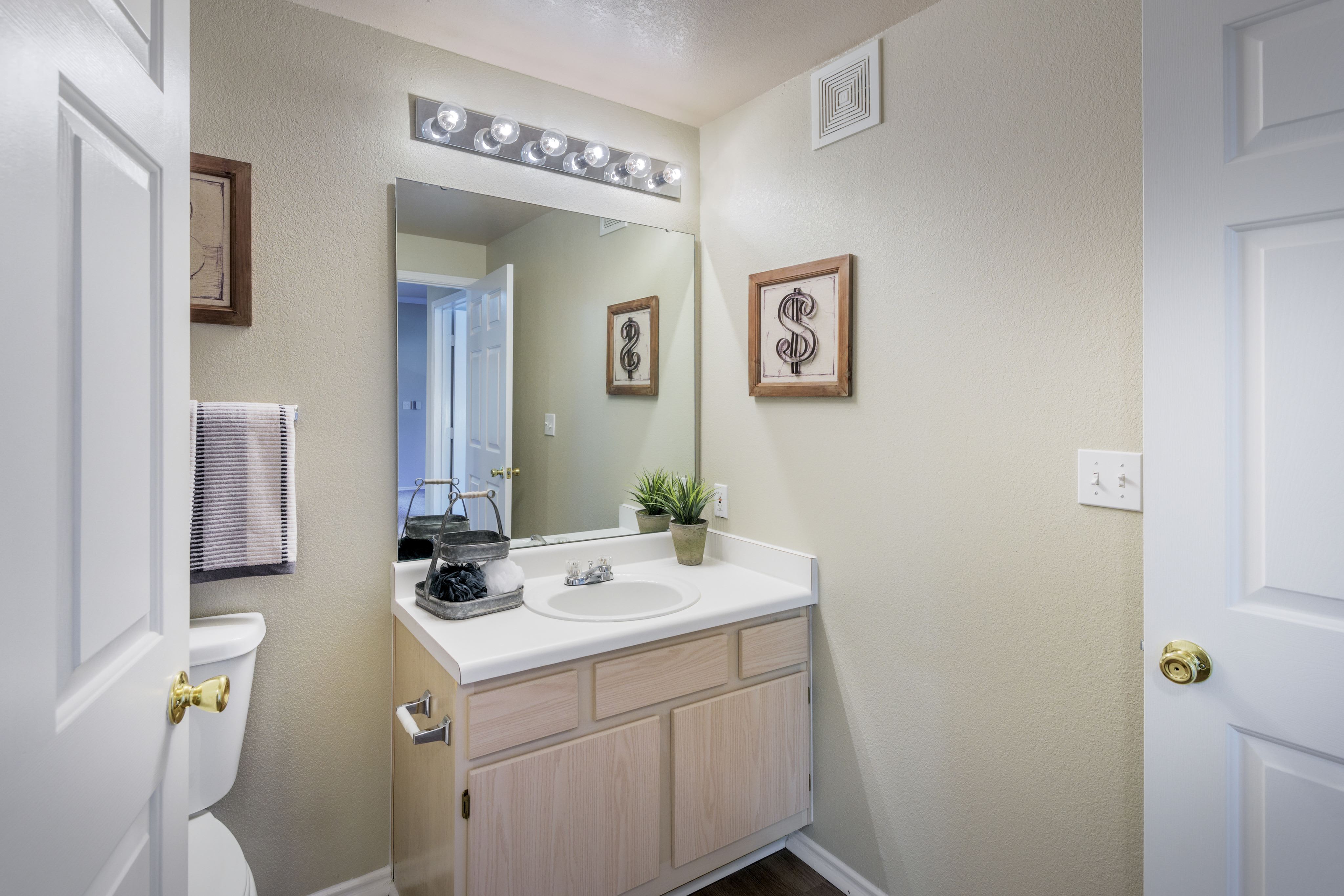 Montclair Parc Apartments – photo 5