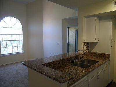 Convenient Layout 3Bed 2Bath 3 Story Condo – photo 3