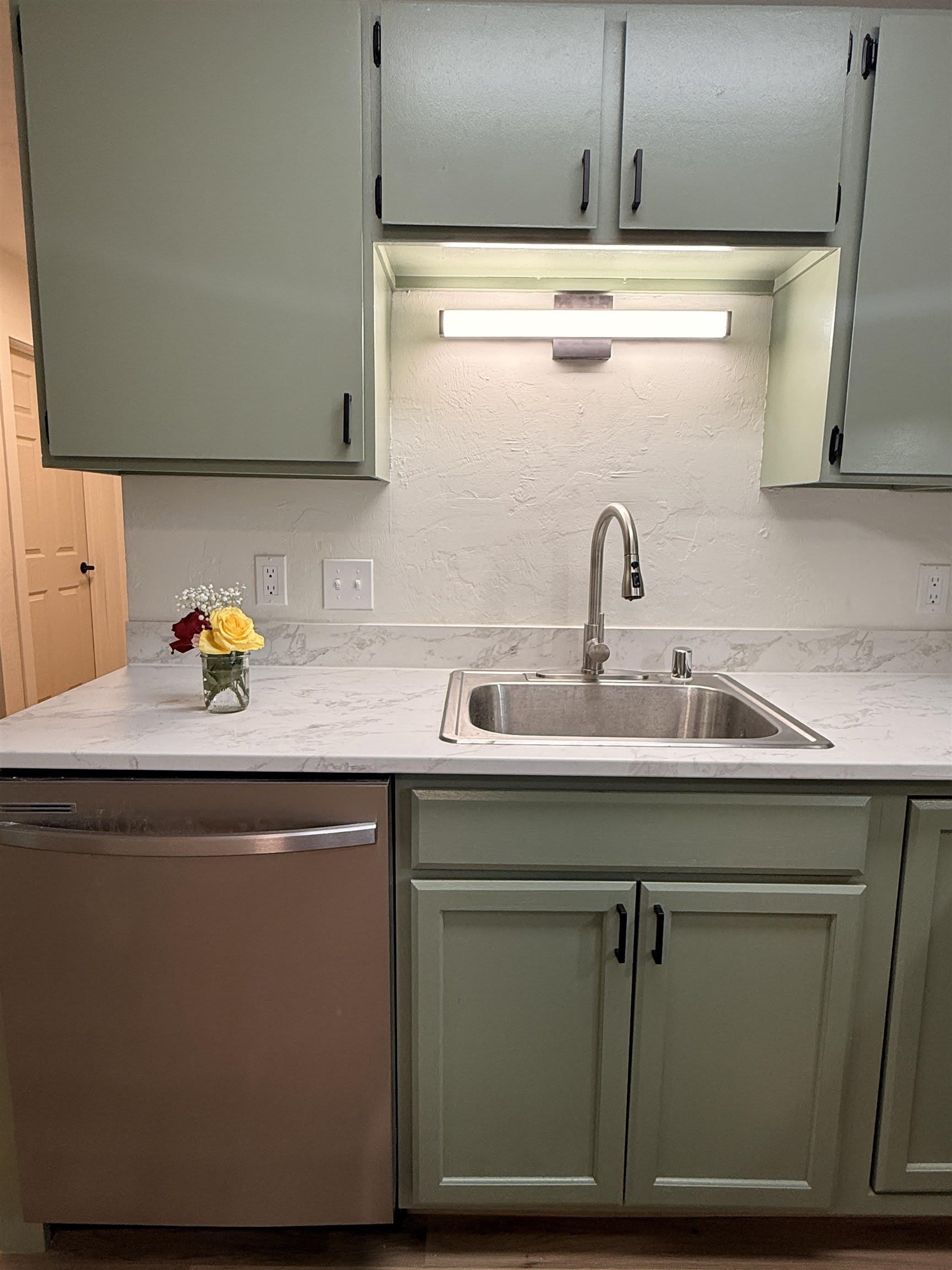 2618 TURNER STREET – photo 4