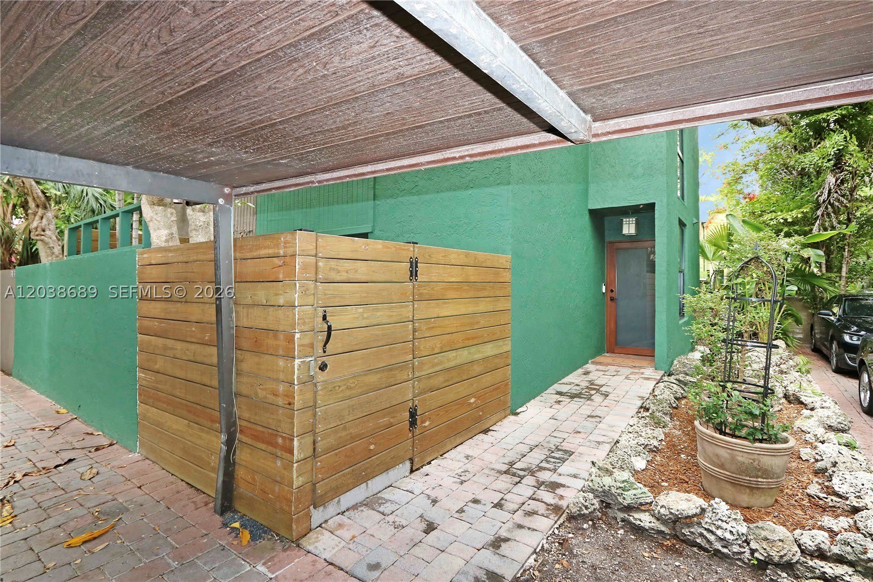 3138 Mary St – photo 4