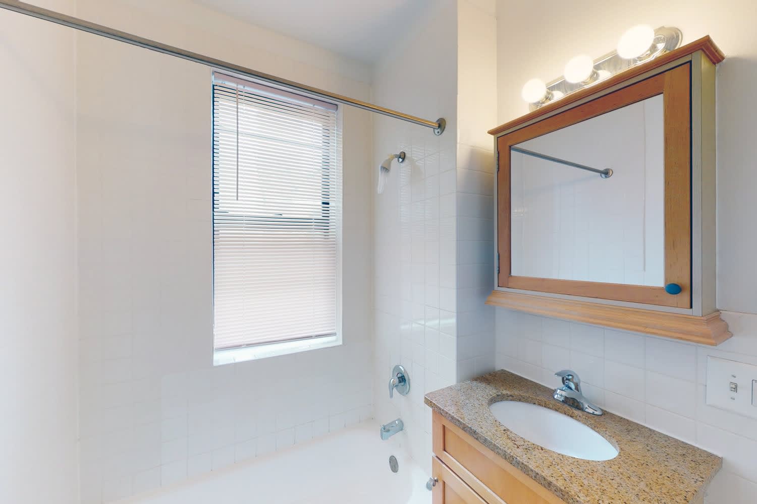 Kenwood Court – photo 4