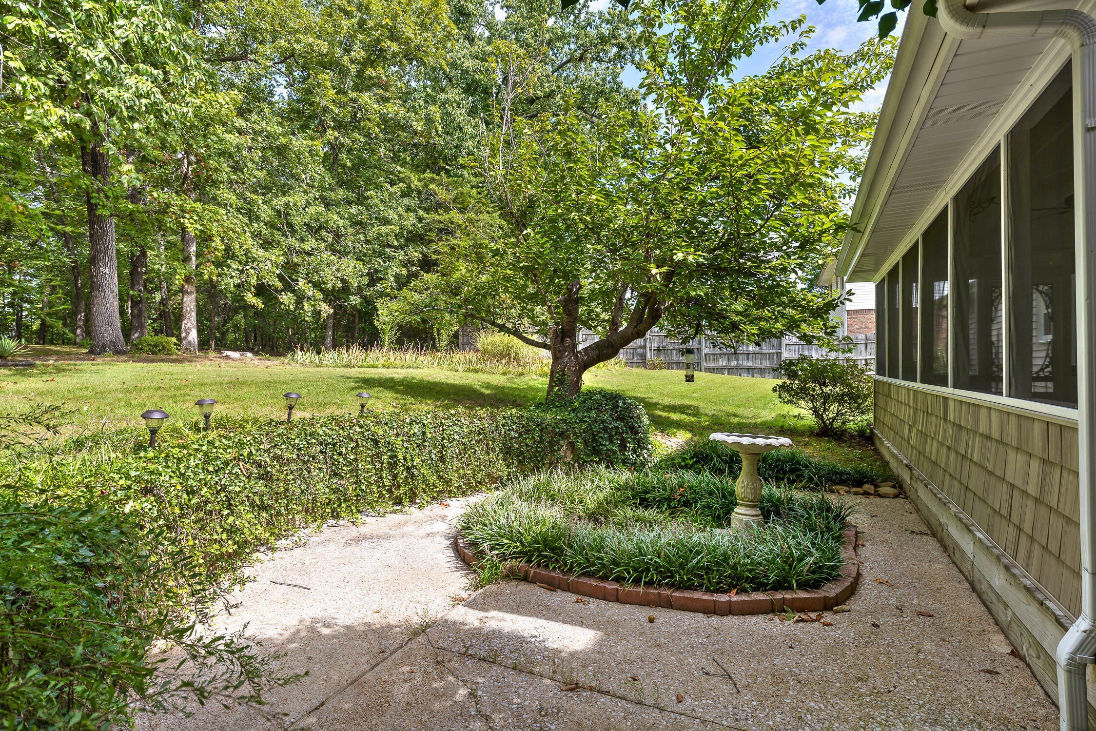 8693 Arbutus Drive – photo 5
