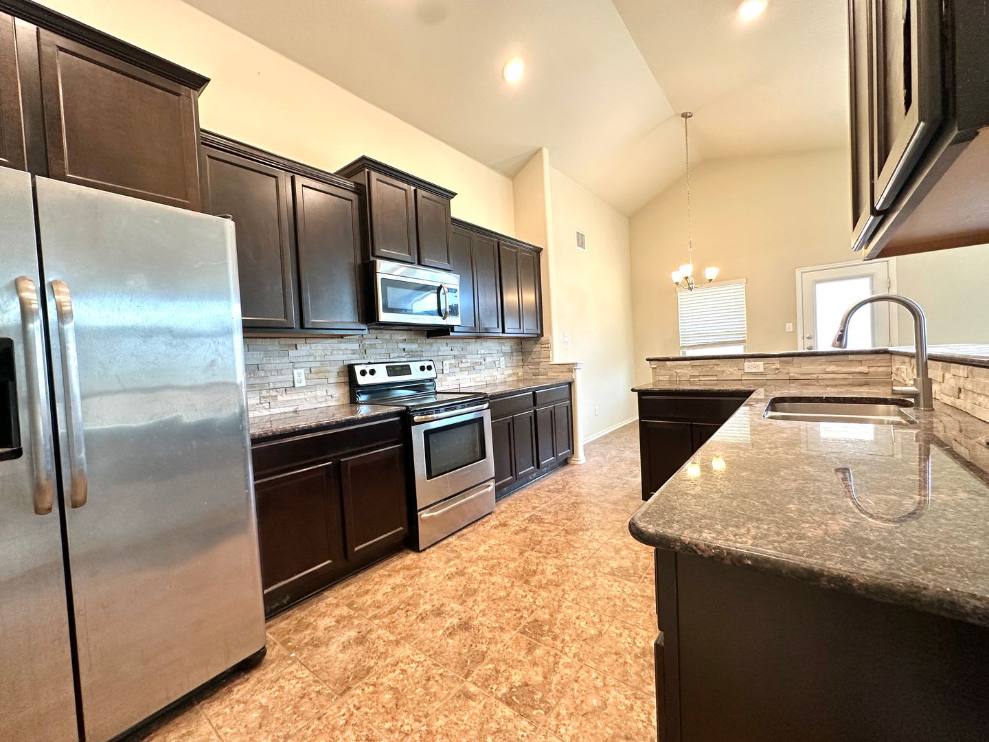 3 Bed 2 Bath With An Office Space – photo 3