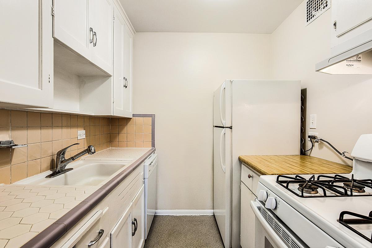 1200 St. Paul St. Apartments – photo 3
