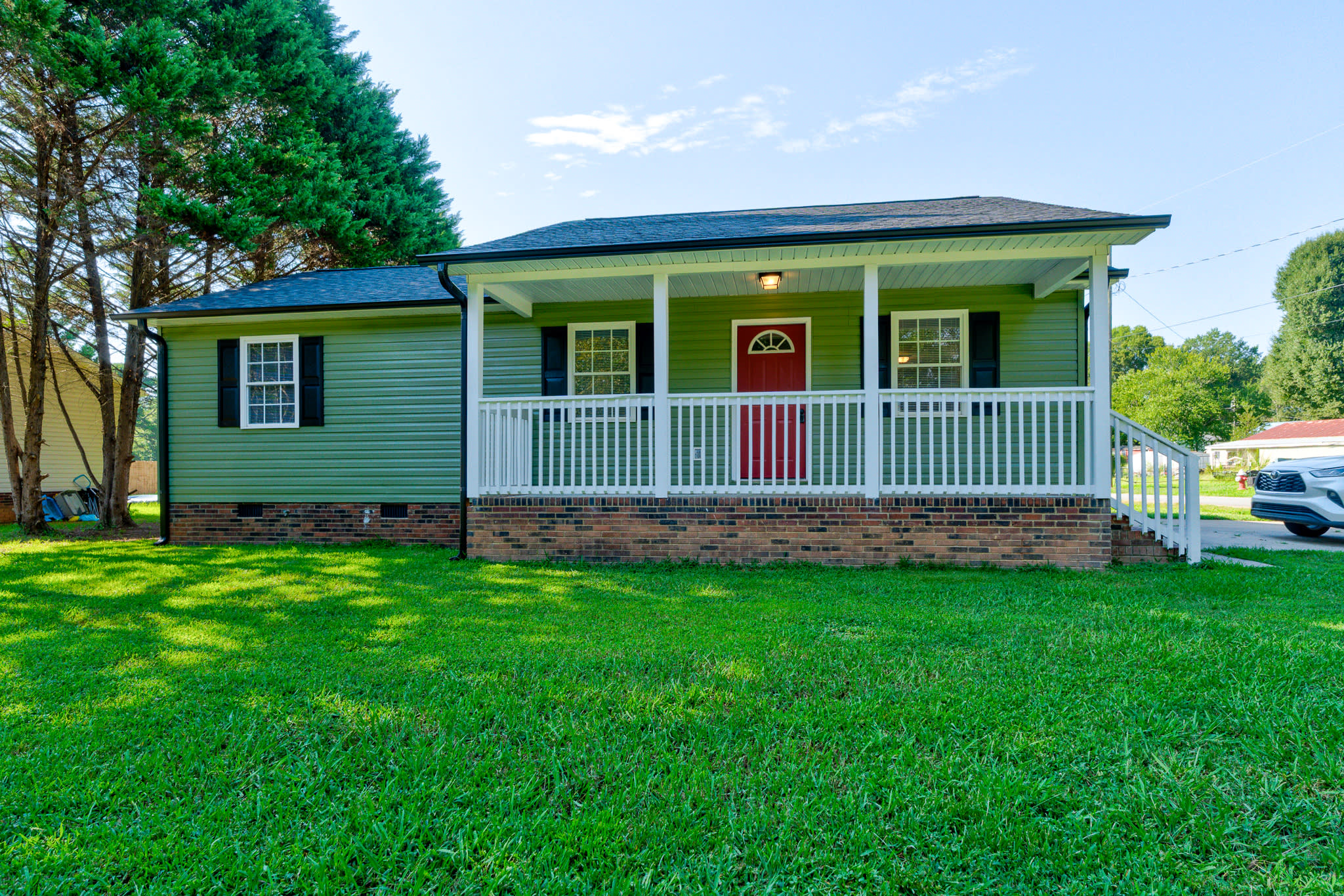 214 Putnam St – photo 1