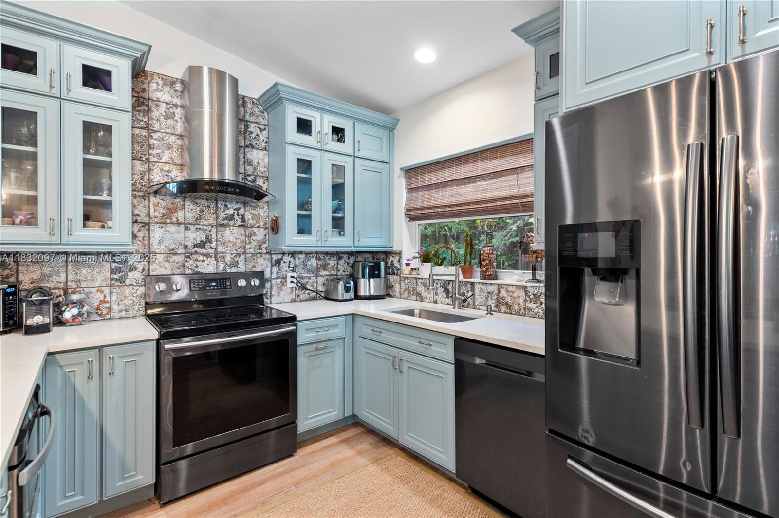 2900 Whitehead Street – photo 2