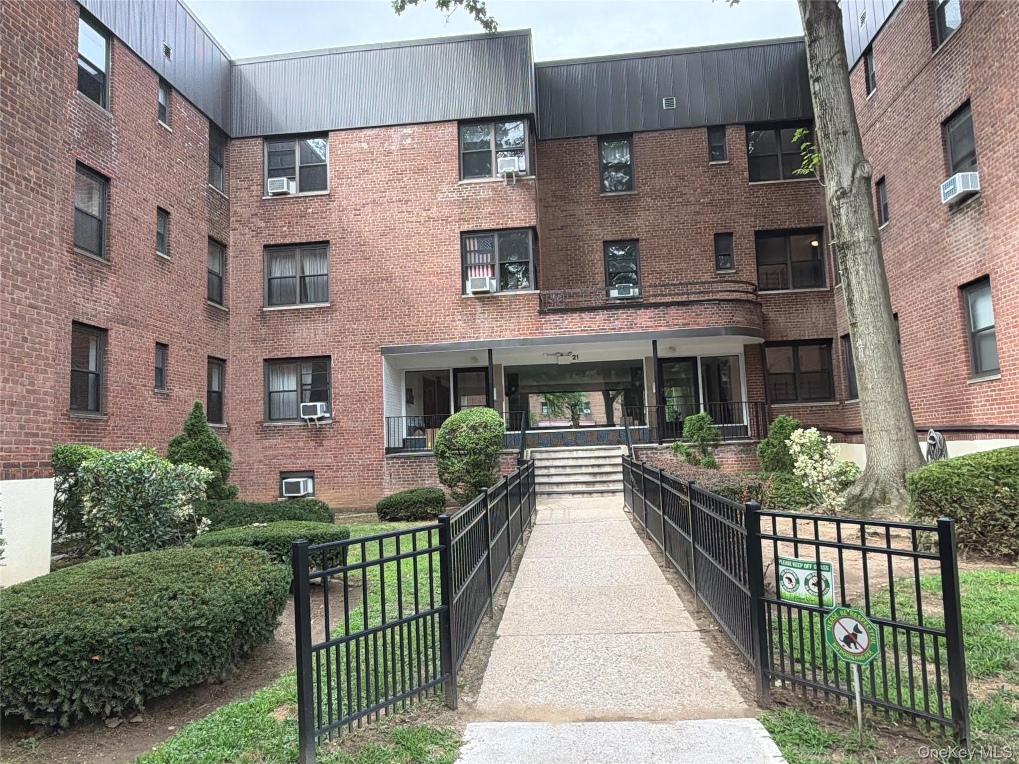 21 Schenck Avenue – photo 2
